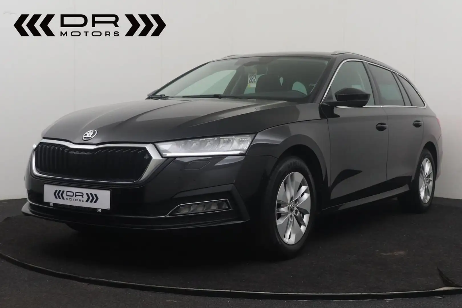 Skoda Octavia COMBI 1.0TSI AMBITION - NEW MODEL / APPLE CARPLAY Schwarz - 1