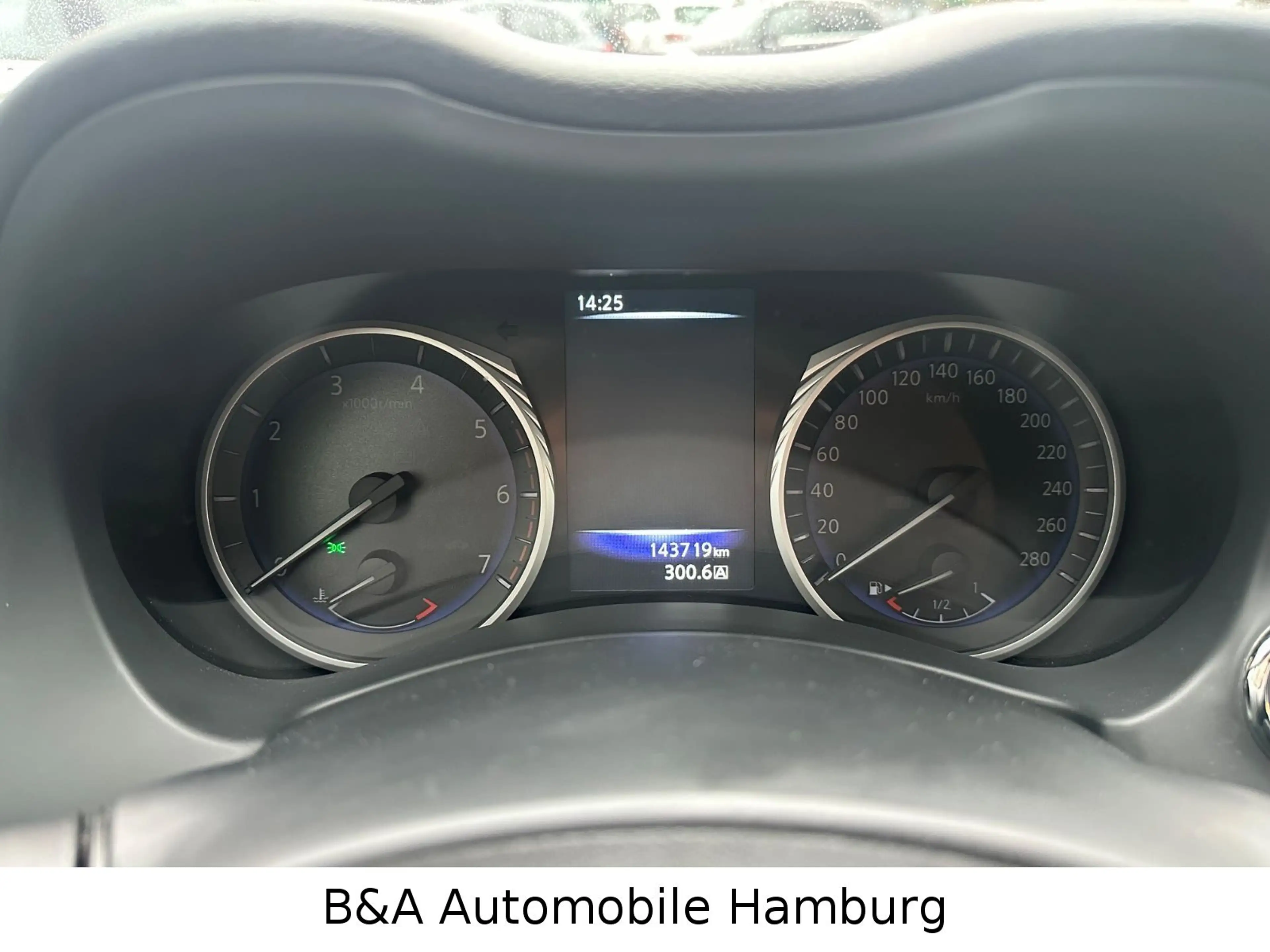 Infiniti Q50 Premium 2 Hand+Tüv/Au Neu+Scheckheft — photo 13
