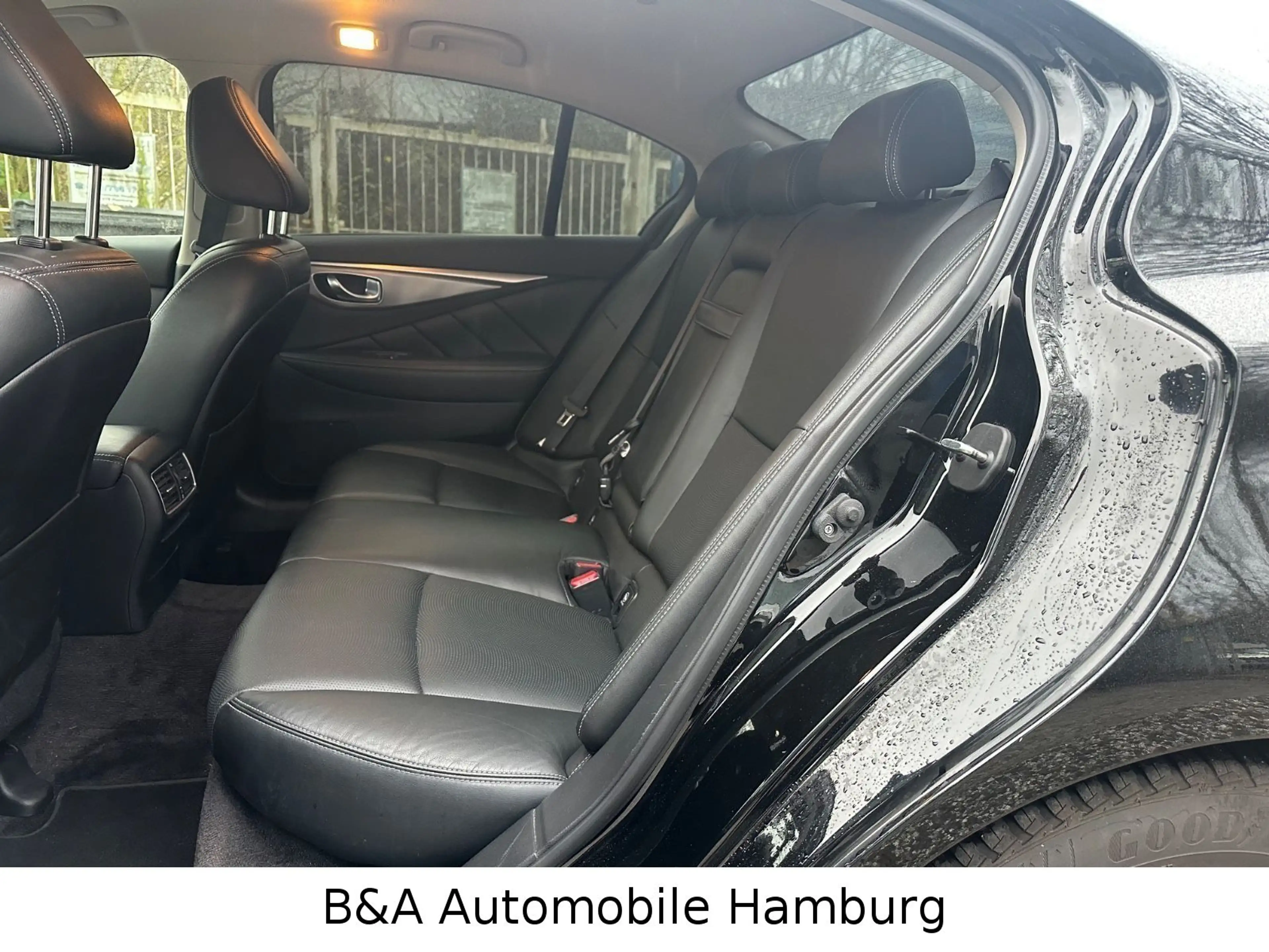 Infiniti Q50 Premium 2 Hand+Tüv/Au Neu+Scheckheft — photo 9