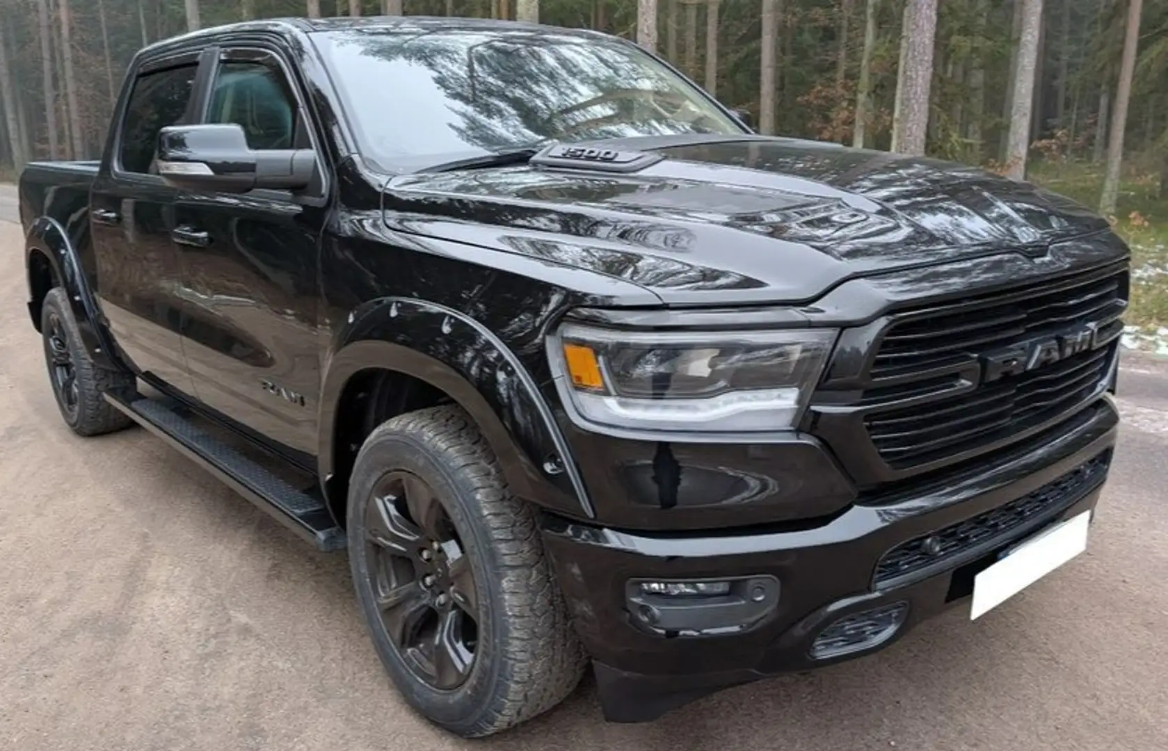Dodge RAM 5.7L V8 Laramie Longhorn AWD Negro - 2