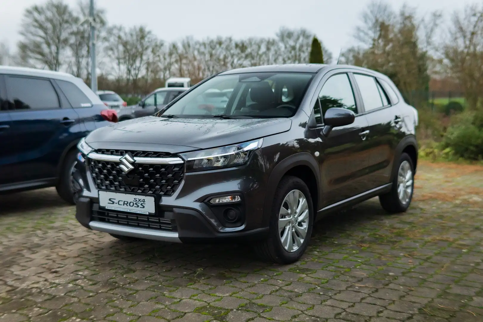 Suzuki S-Cross 1.4 Boosterjet Hybrid Edition Šedá - 1
