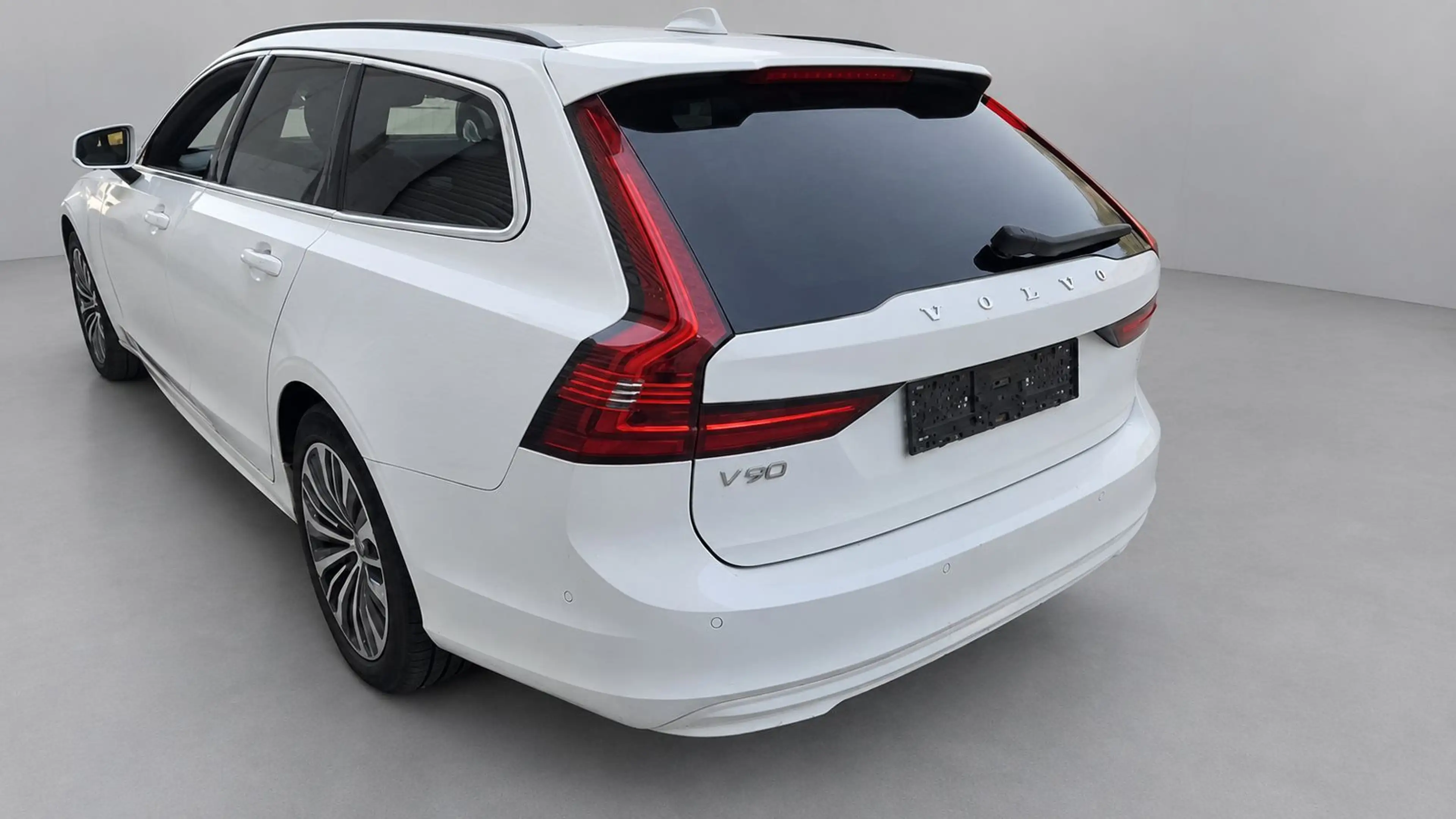 Volvo V90 B4 Momentum Pro | HUD | 360° | Pilot Assist — photo 3
