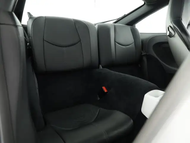 Porsche 911 view 13