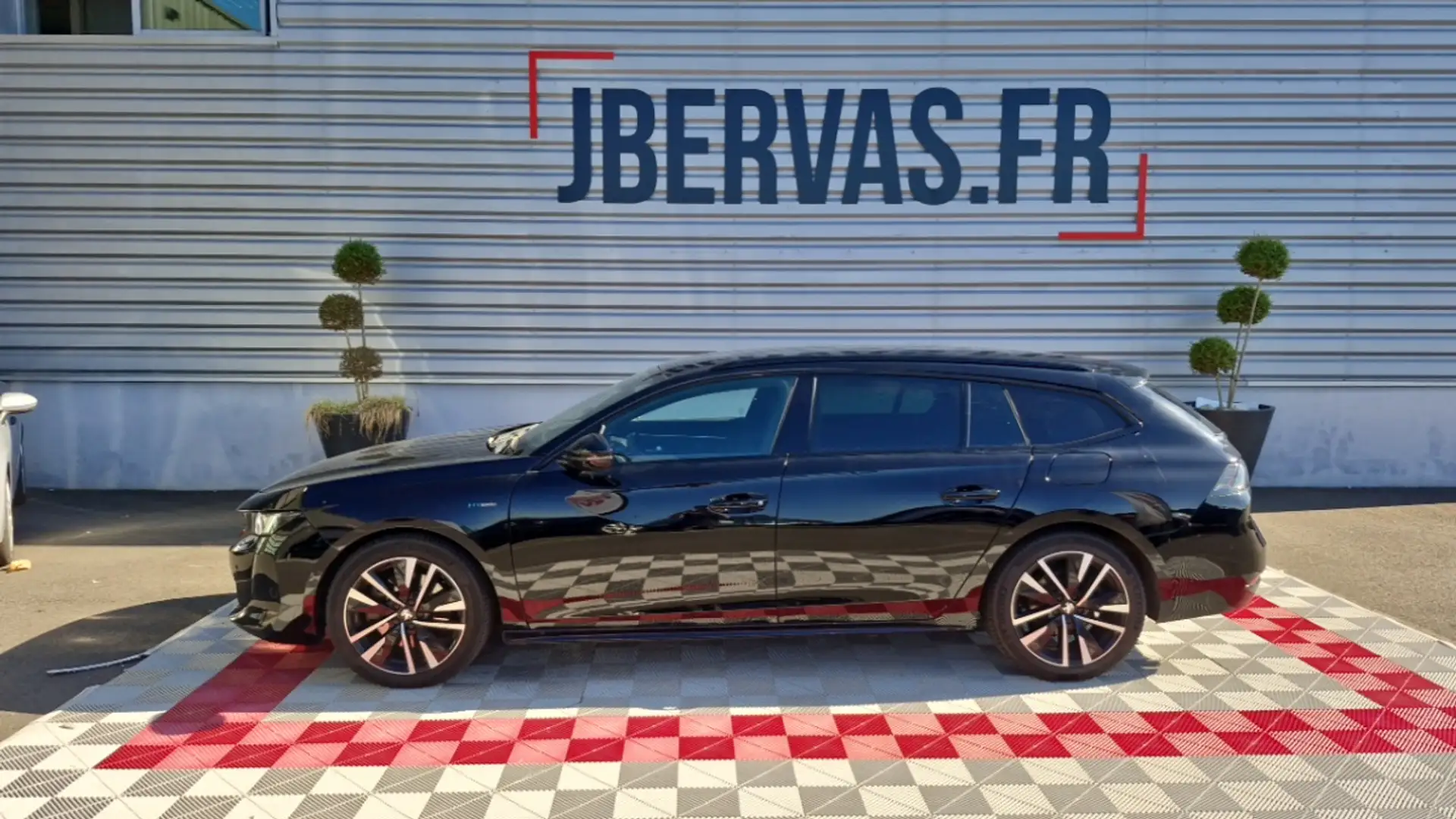Peugeot HYBRID 225 E-EAT8 GT - 1