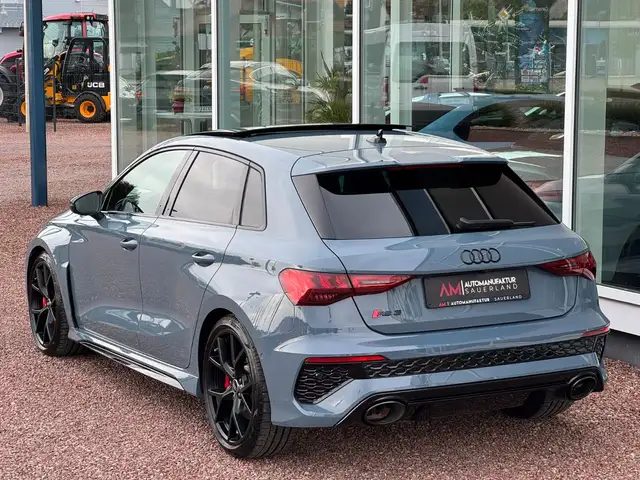 Audi RS3 view 9