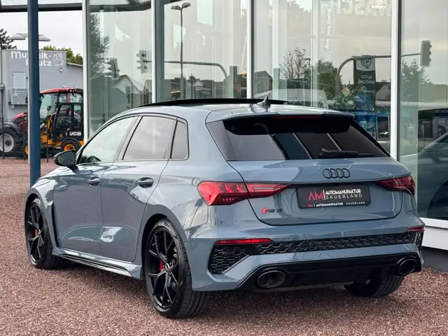 Audi RS3 view 8