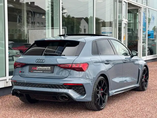 Audi RS3 view 11