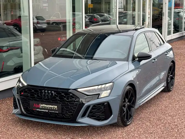 Audi RS3 view 4