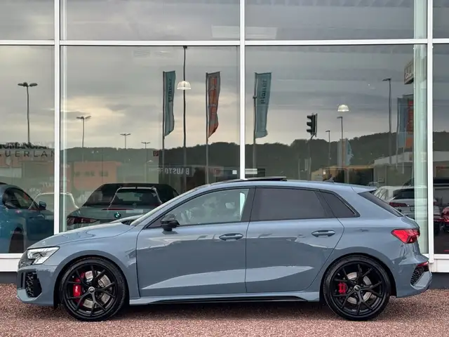 Audi RS3 view 5