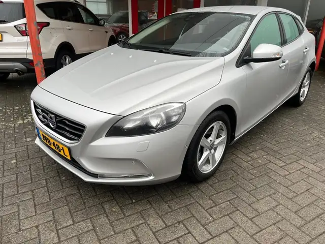 Volvo V40 Volvo V40 1.6 T4 180PK Automaat Onderhoudshistory