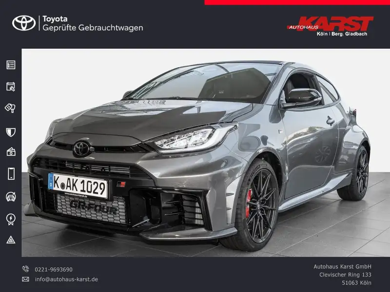 TOYOTA Yaris