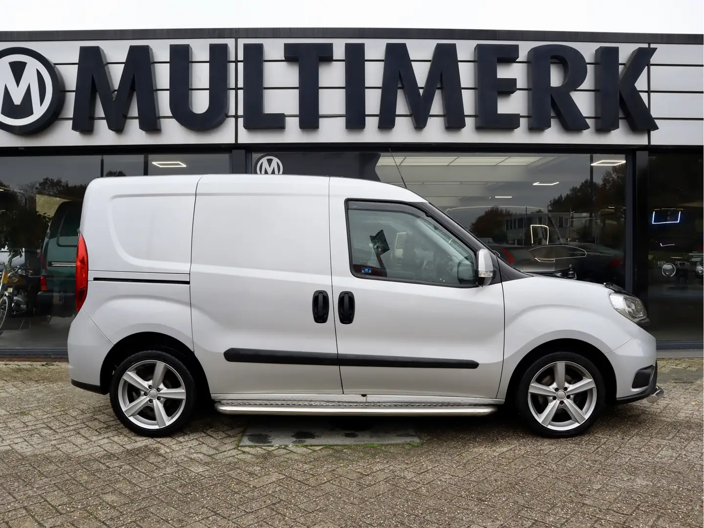 Fiat Doblo Cargo 1.3 JTD MARGE-BTW VRIJ Gris - 2