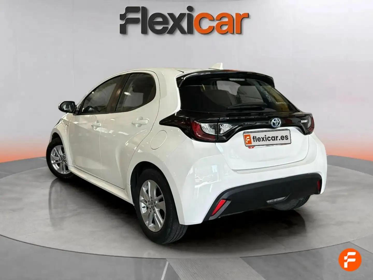 Toyota Yaris 1.5 120H Style P. Premier Edition Blanco - 2