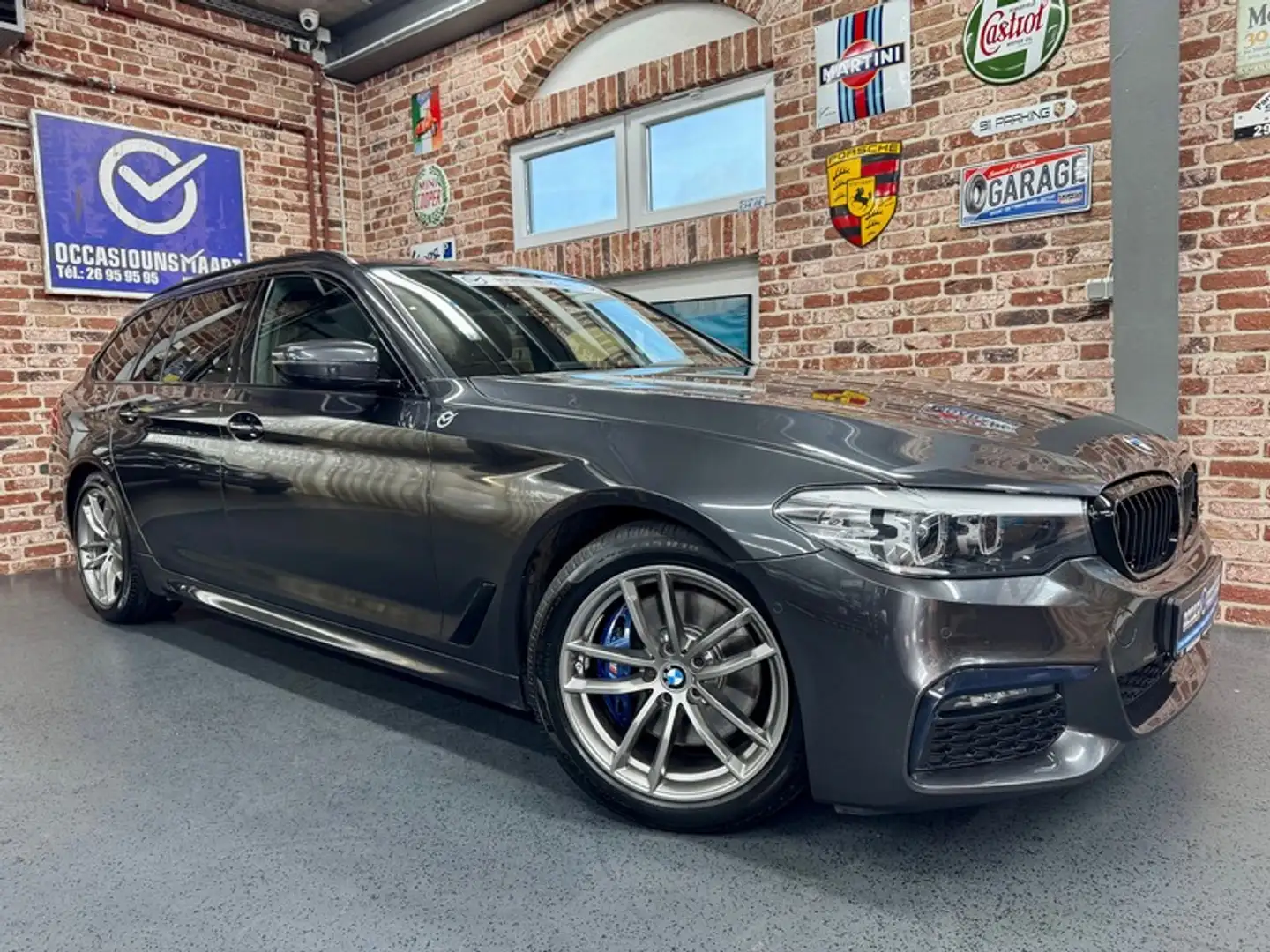 BMW 530 530dA Touring 3.0 265cv Auto xDrive M-SPORT Gris - 1