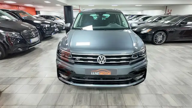 Volkswagen Tiguan Allspace view 2