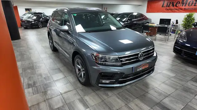 Volkswagen Tiguan Allspace view 8