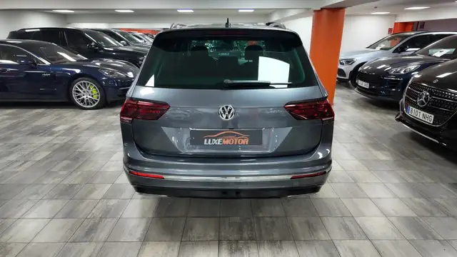 Volkswagen Tiguan Allspace view 5