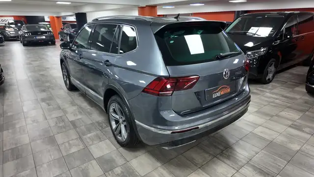 Volkswagen Tiguan Allspace view 4