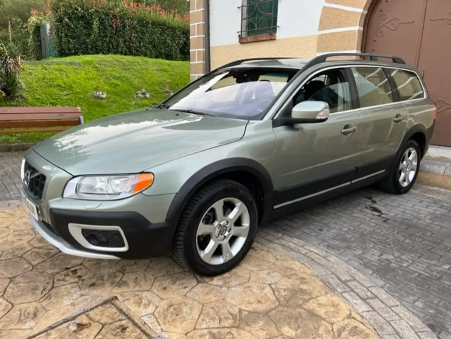 Volvo XC70 D5 Summum Zielony - 1