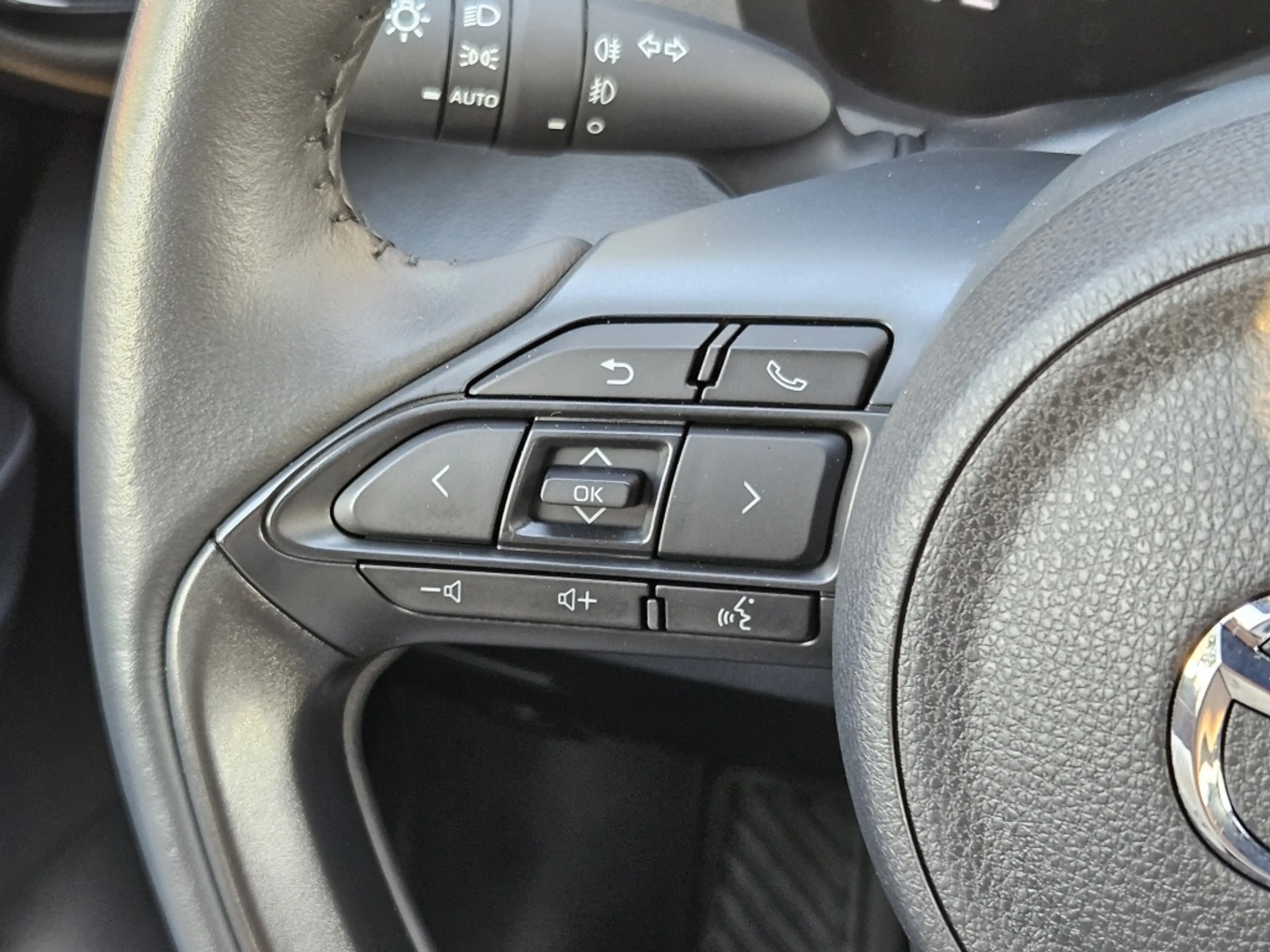 Mazda 2 Hybrid 1.5 116 CVT Homura — photo 12