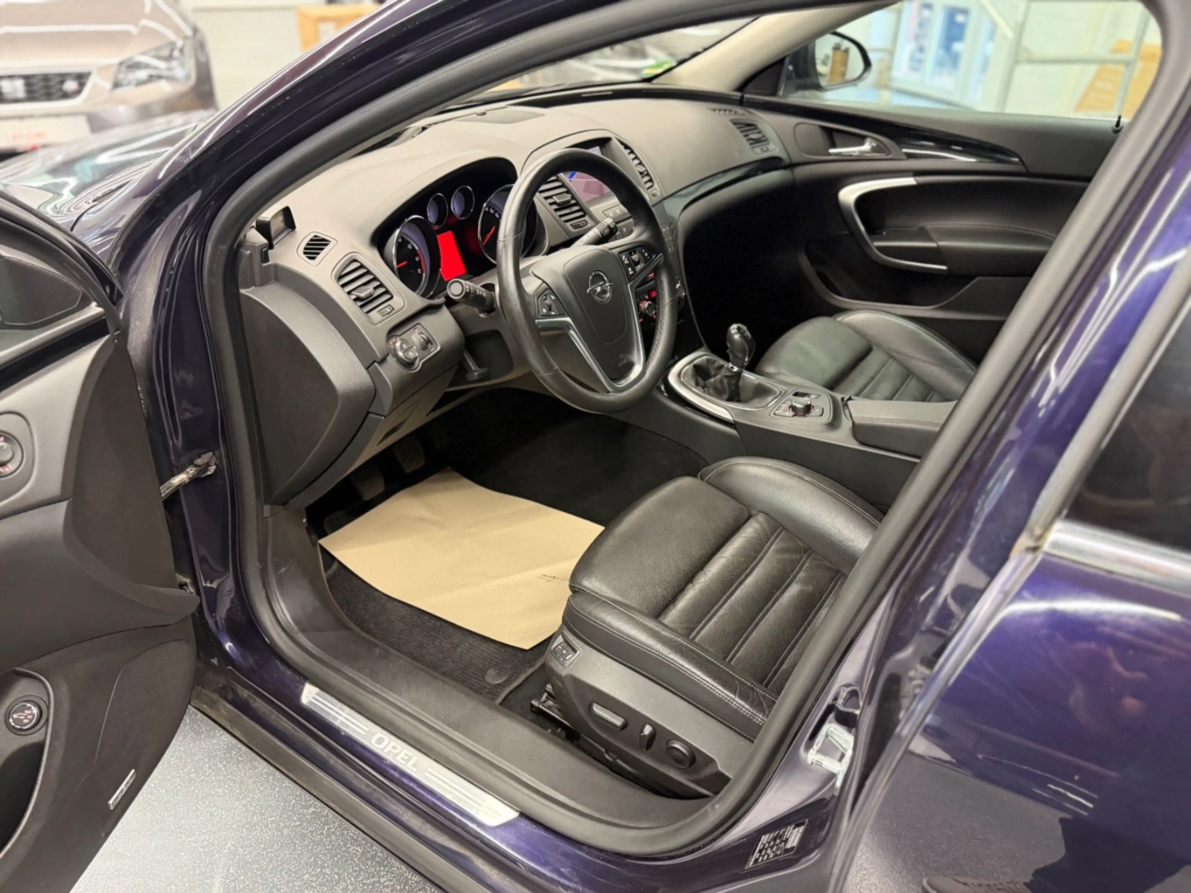 Opel Insignia A Sports Tourer 2.0 Turbo Leder Bi-Xeno — photo 12