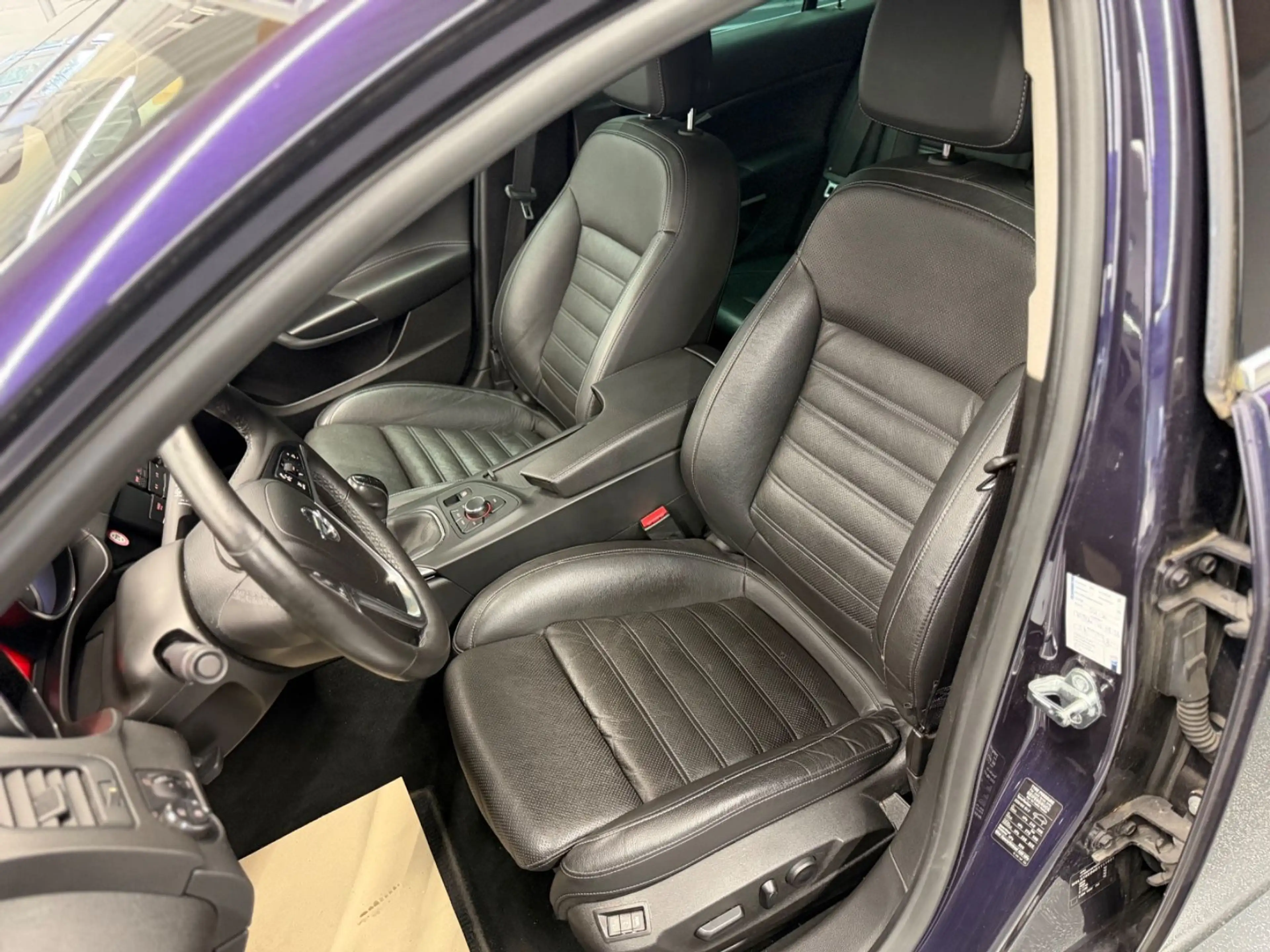 Opel Insignia A Sports Tourer 2.0 Turbo Leder Bi-Xeno — photo 15