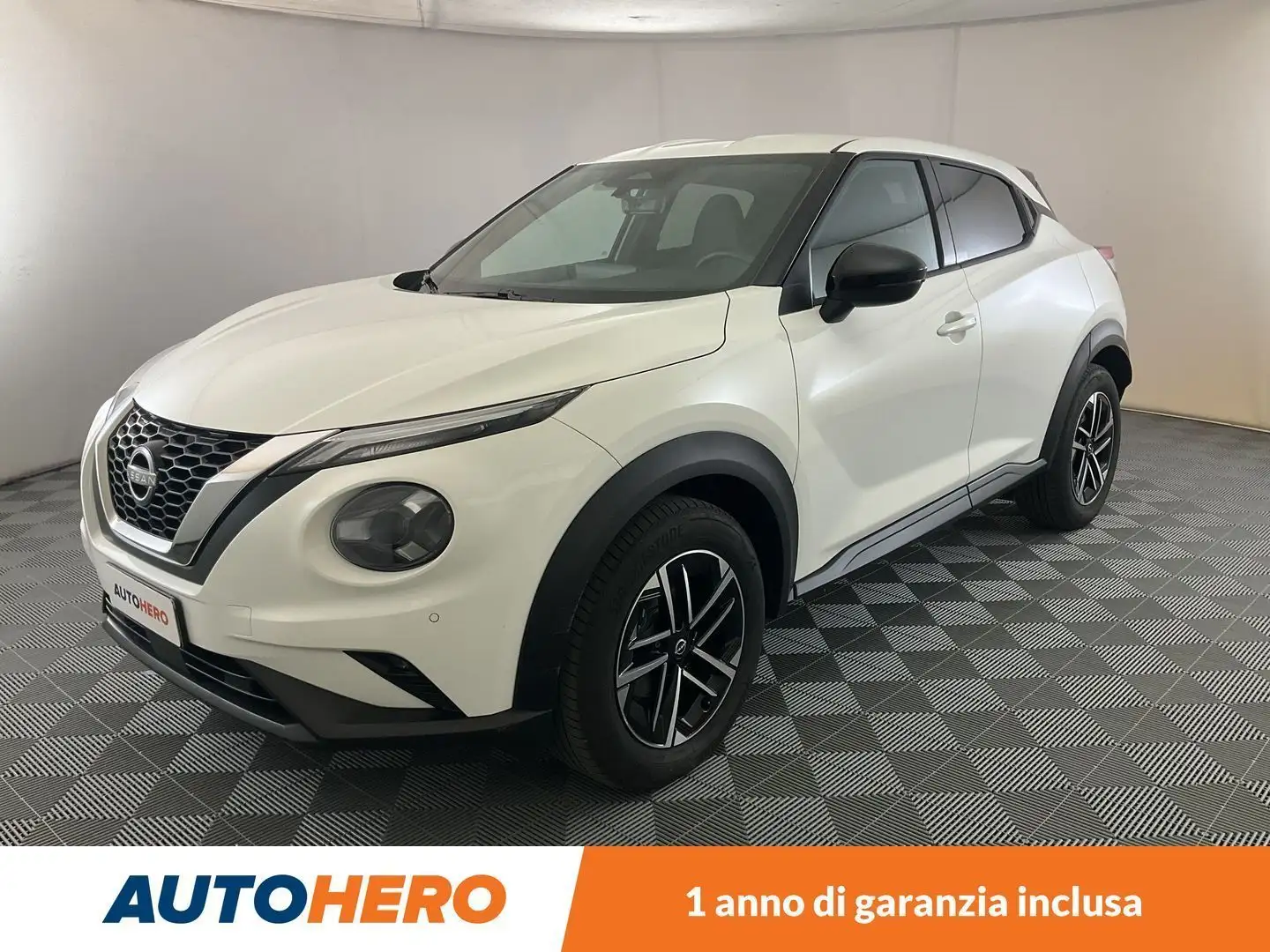 Nissan Juke 1.0 DIG-T N-Design  114 CV Blanc - 1