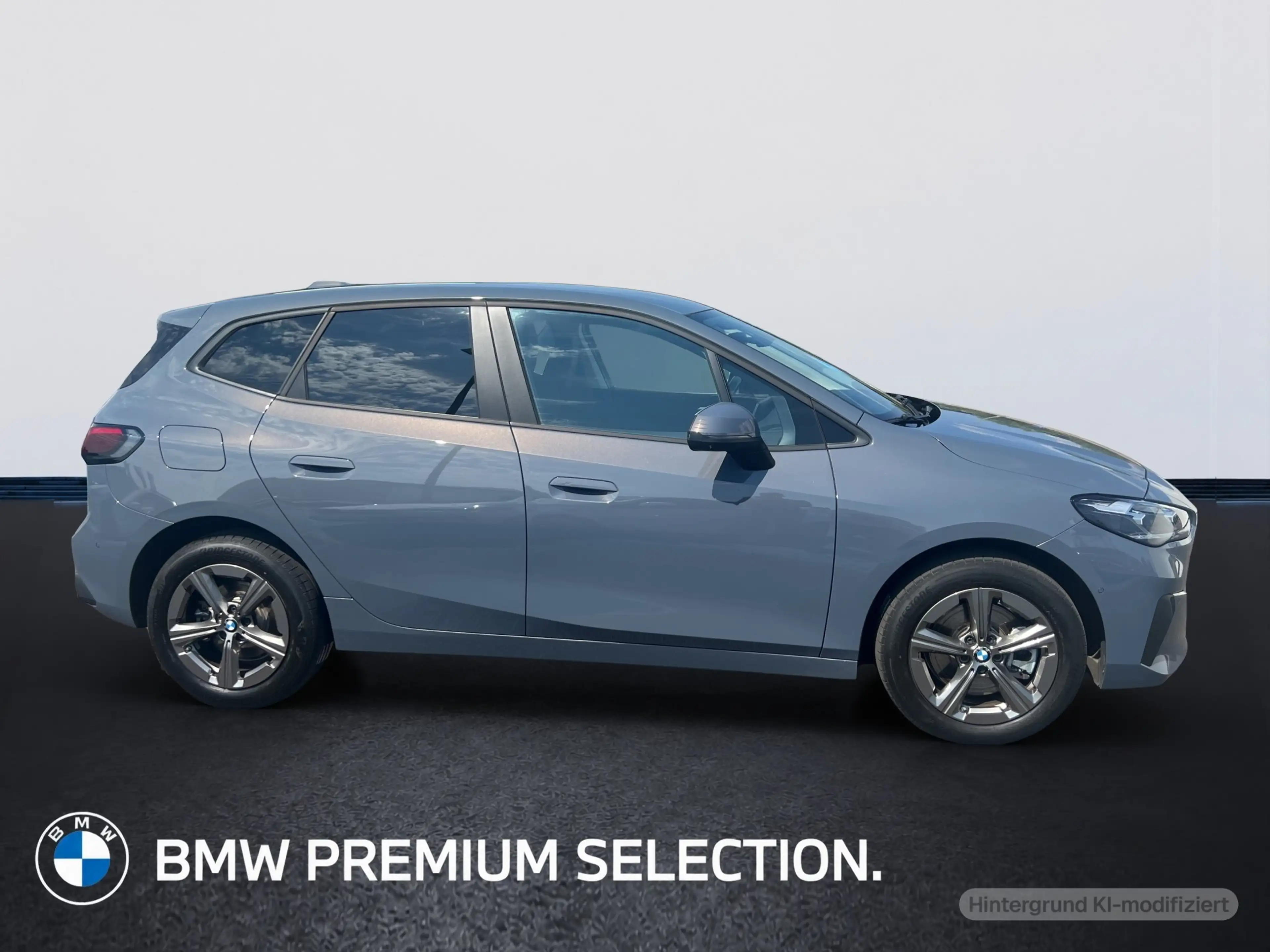 BMW 223 i Active Tourer — photo 10