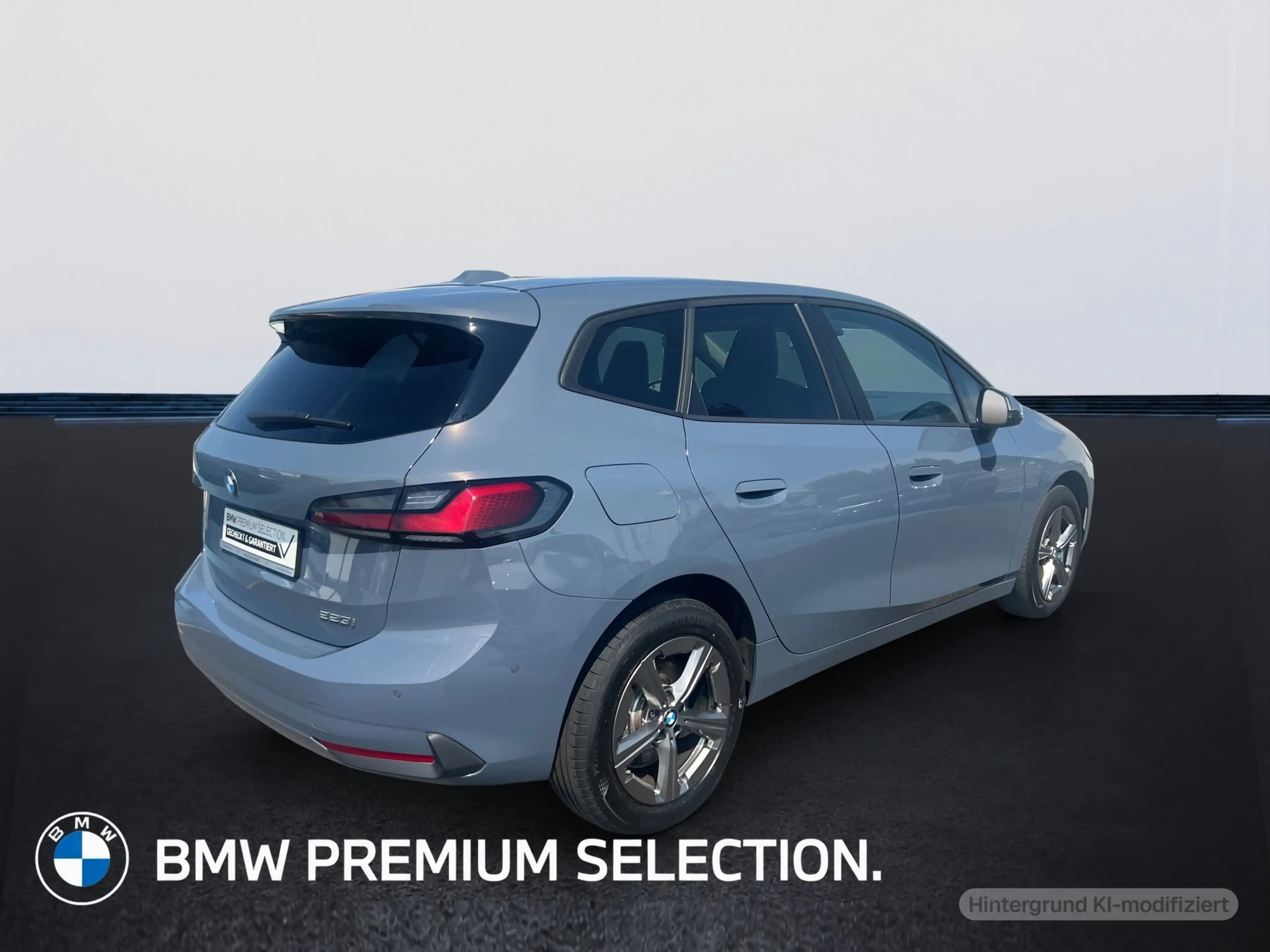 BMW 223 i Active Tourer — photo 9