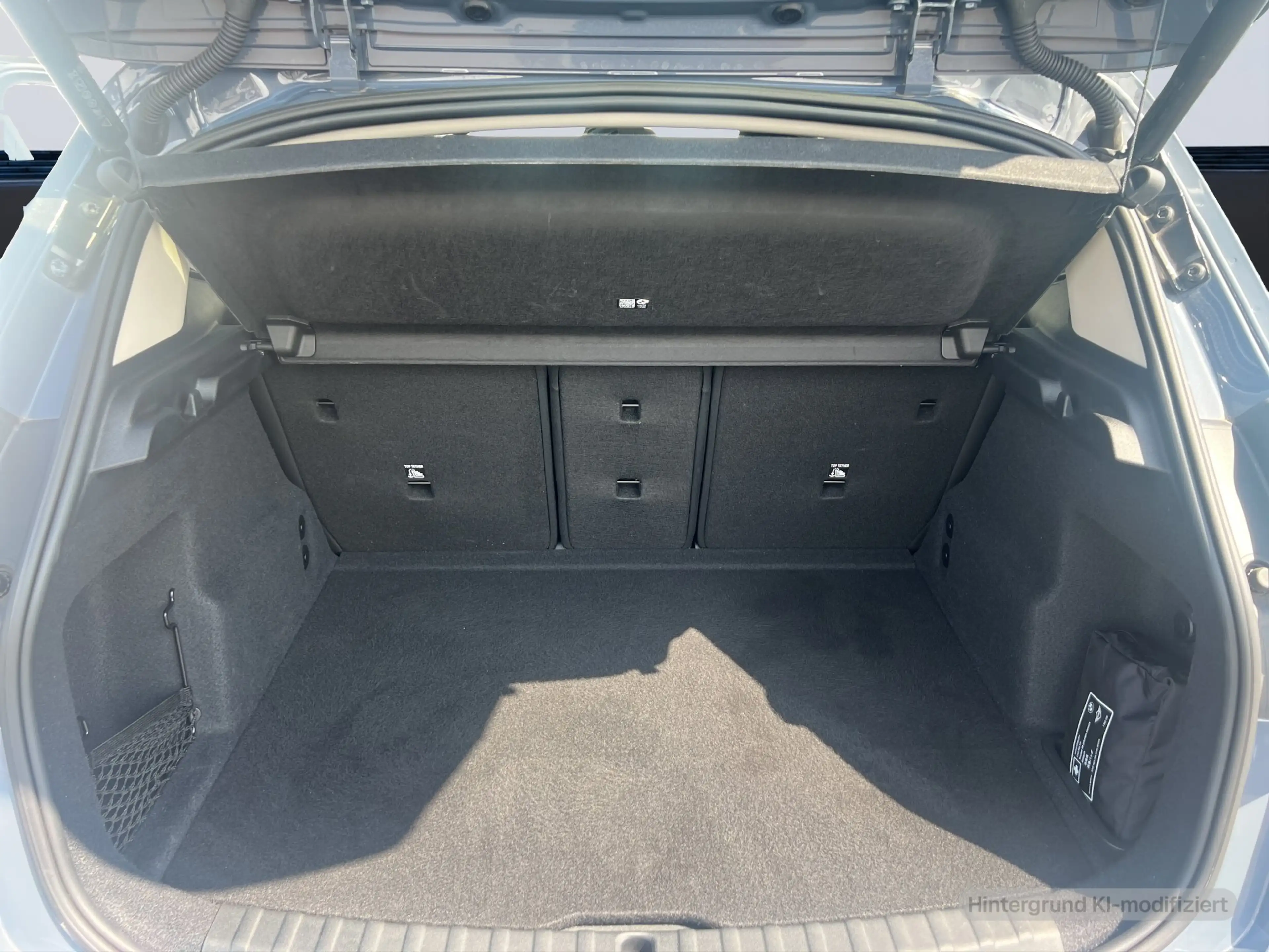 BMW 223 i Active Tourer — photo 13