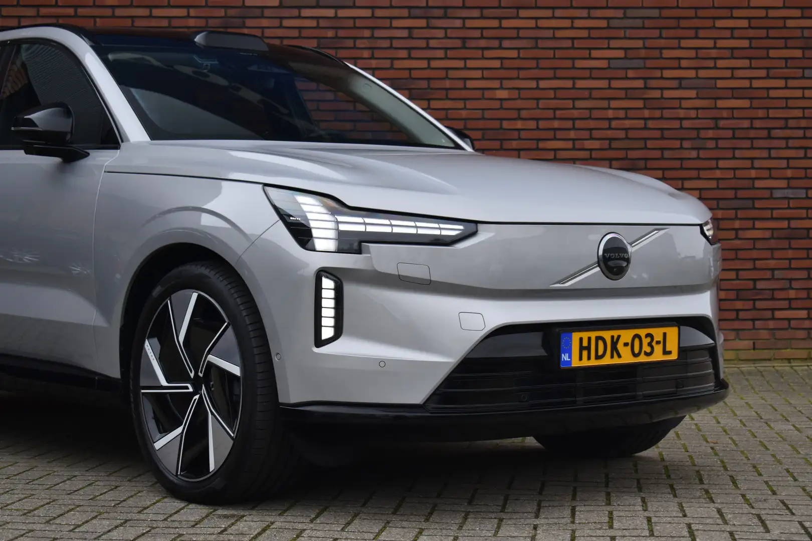 Volvo EX90 Twin Motor Performance 517PK Ultra 7p. 111 kWh | T Szürke - 2