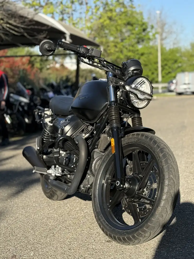 Moto Guzzi V 7 Negru - 1
