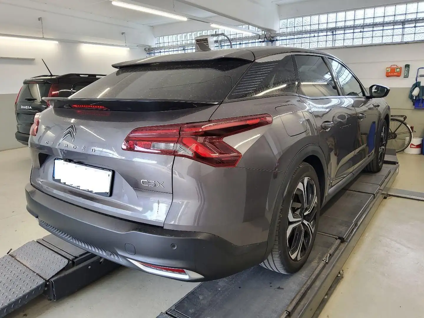 Citroen C5 X Shine Pack Hybrid 225 EAT8 Grau - 2