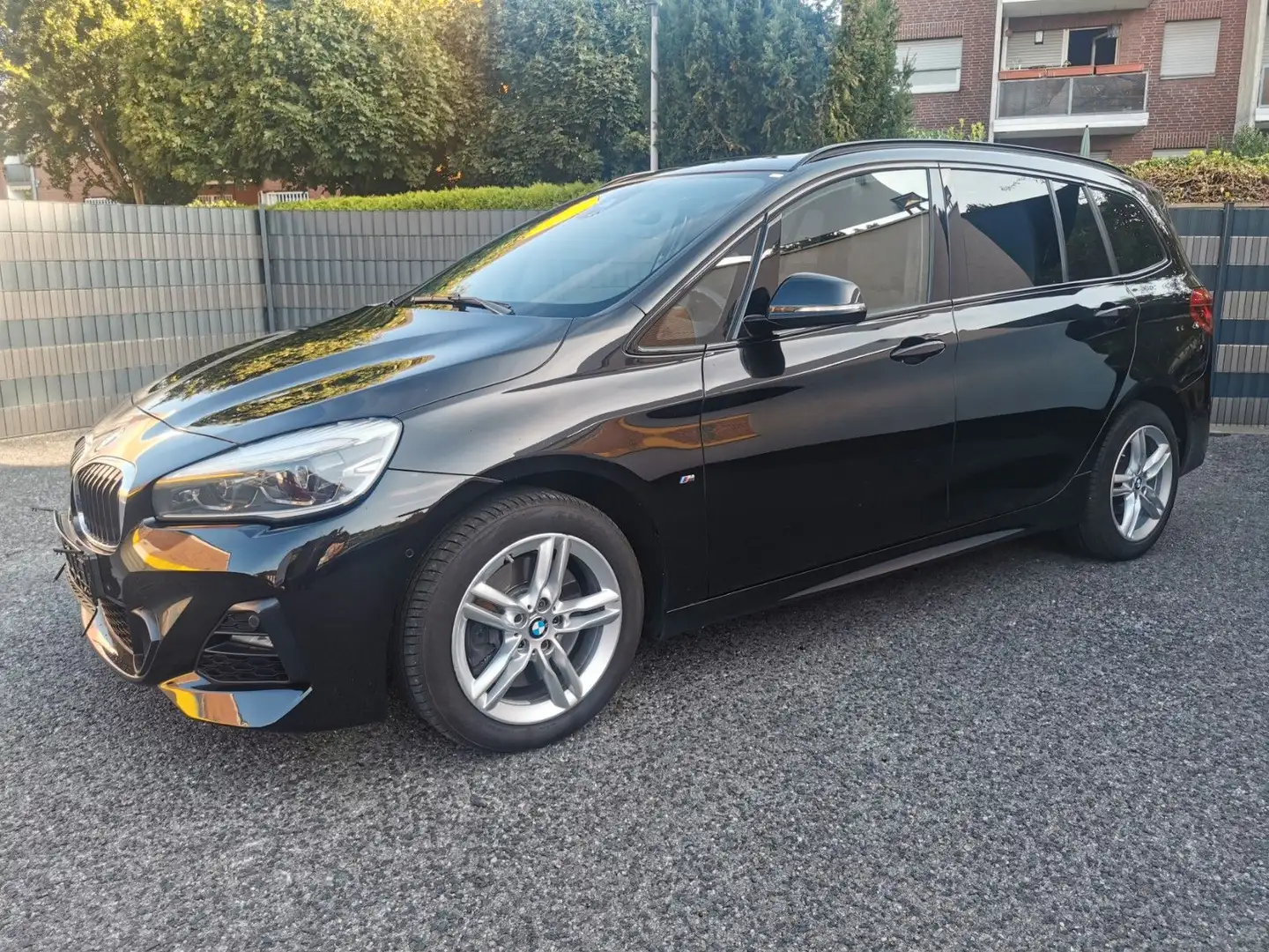 BMW 218 218 d Gran Tourer M Sport Navi-Pano-LED Noir - 1