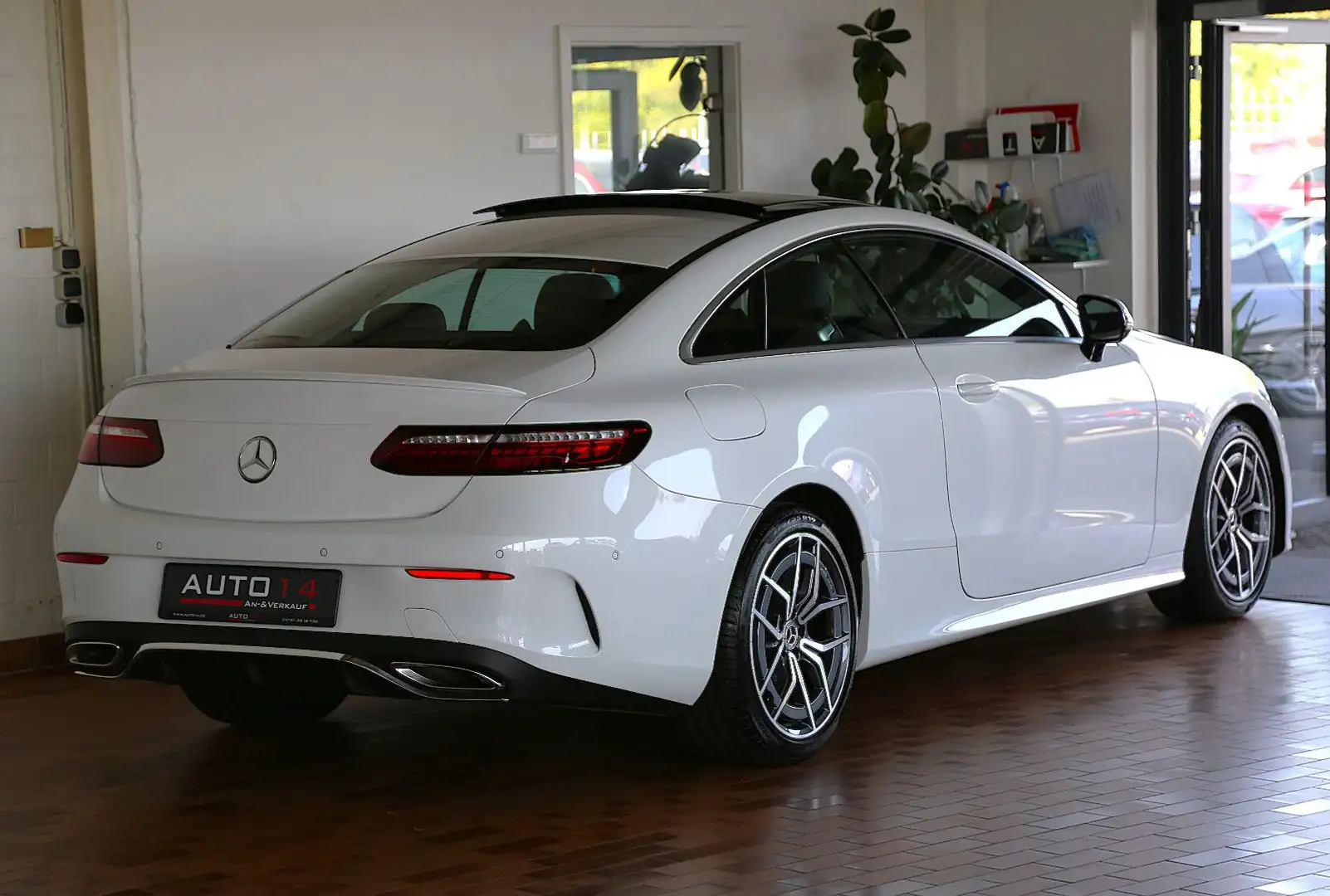 Mercedes-Benz E 450 Coupe 4M AMG Panorama Burmester ACC 360° Blanc - 2