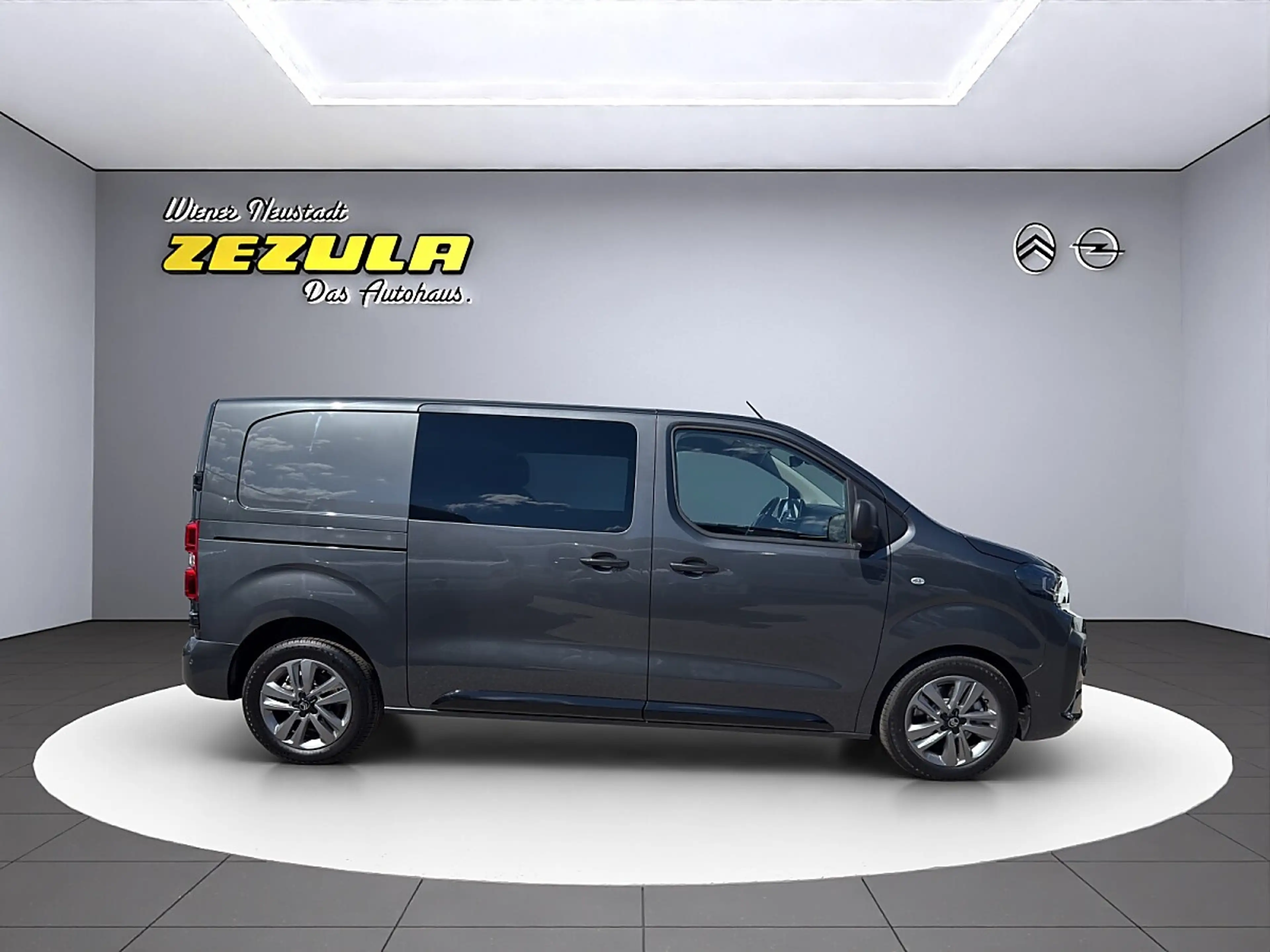 Citroen Jumpy Kombi M Diesel 180 S&S EAT8 — photo 6