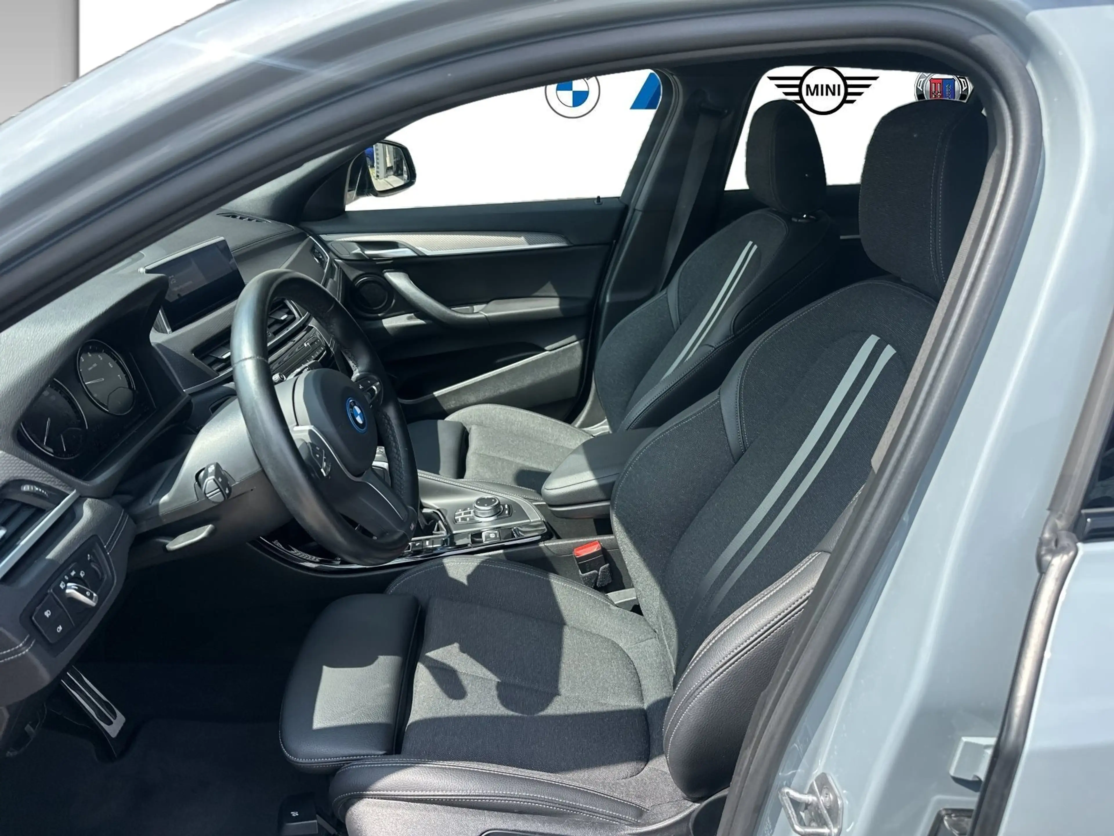 BMW X2 xDrive25e SHZ DAB PDC — photo 10