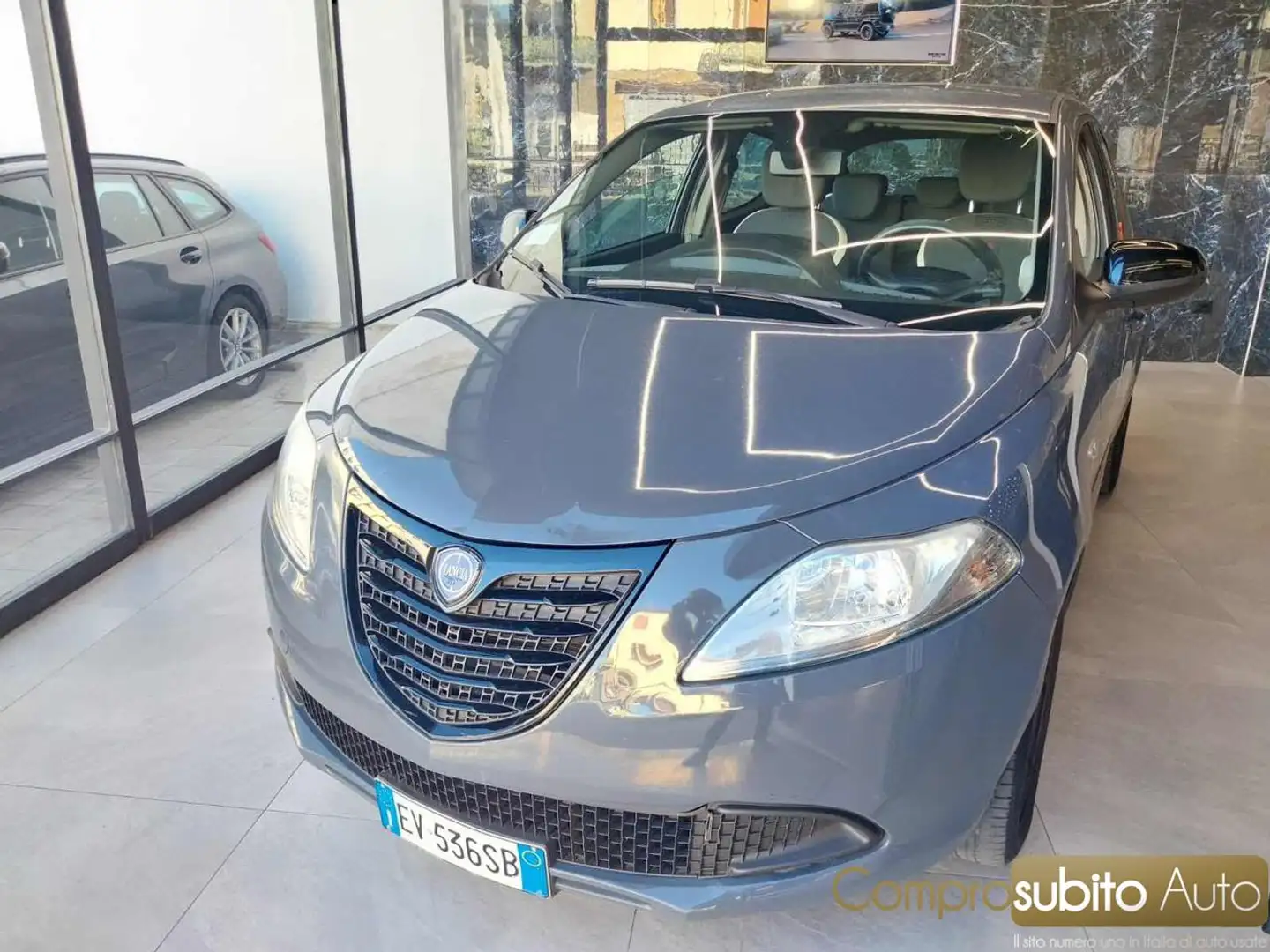 Lancia Ypsilon 1.2 69 CV 5 porte Gold Blu/Azzurro - 2