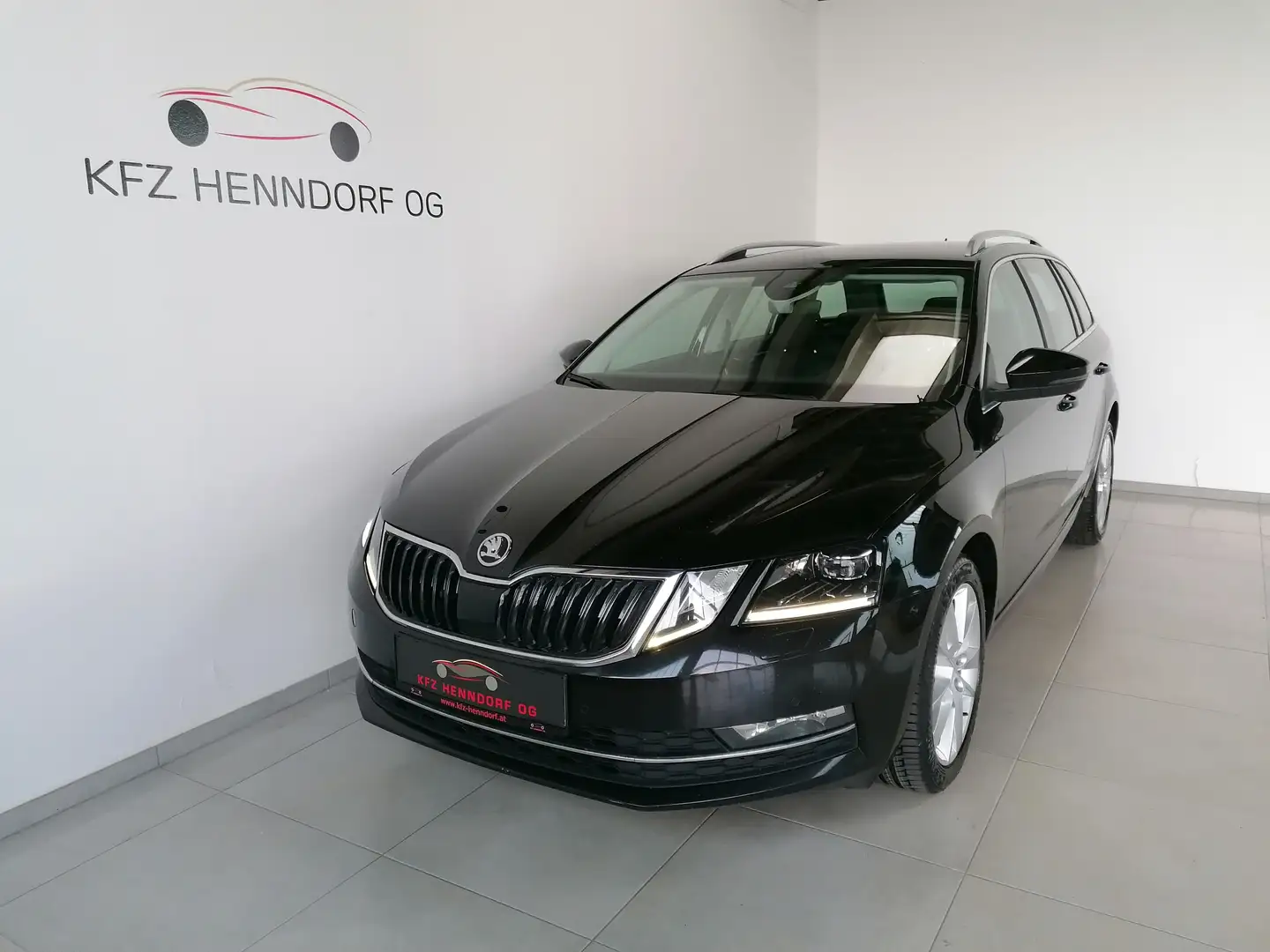 Skoda Octavia Combi 2,0 TDI Style ab € 200 / Monat Noir - 1
