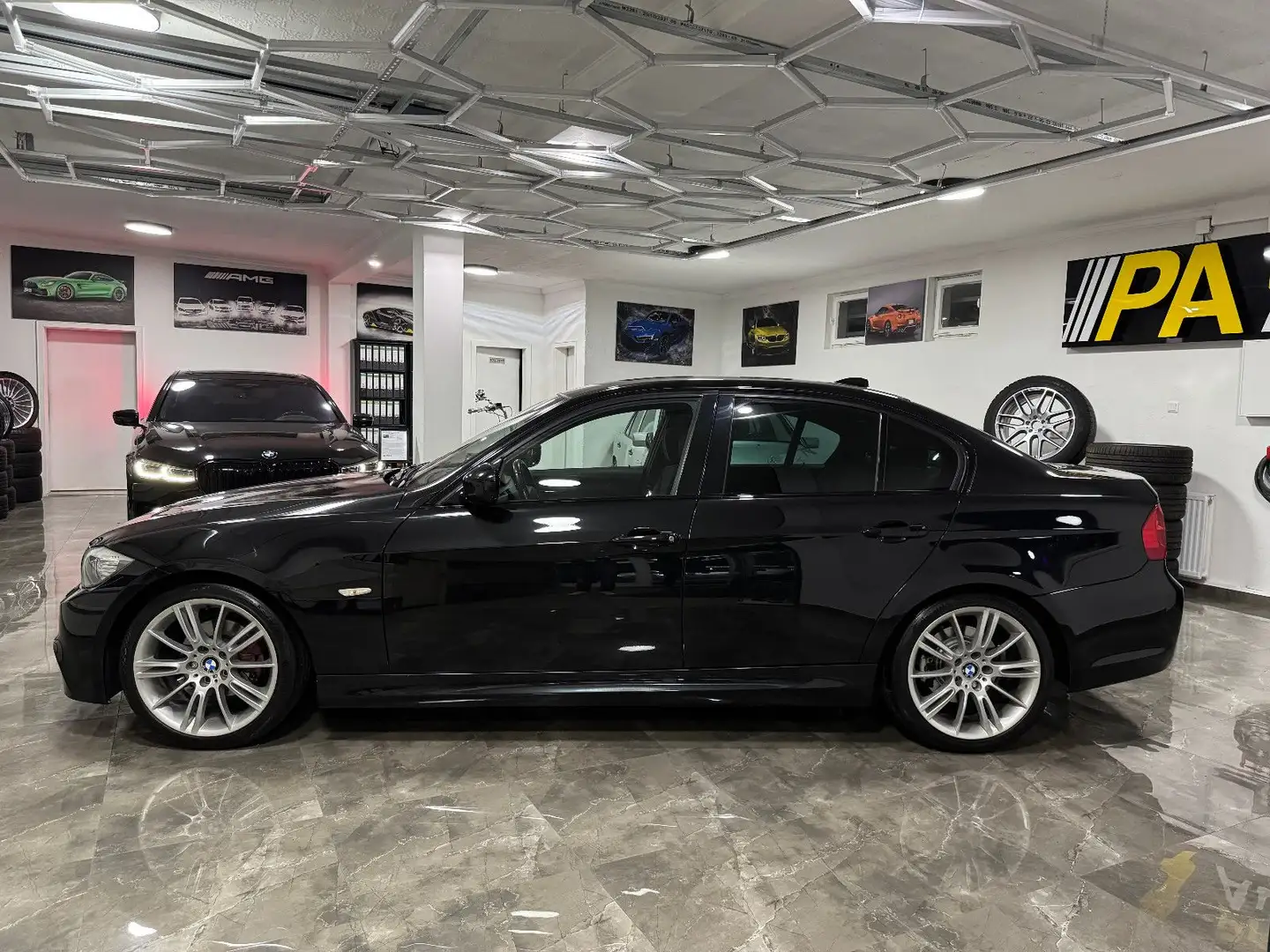 BMW 320 i Lim. / M-Paket Automatik Xenon Android PDC Schwarz - 2