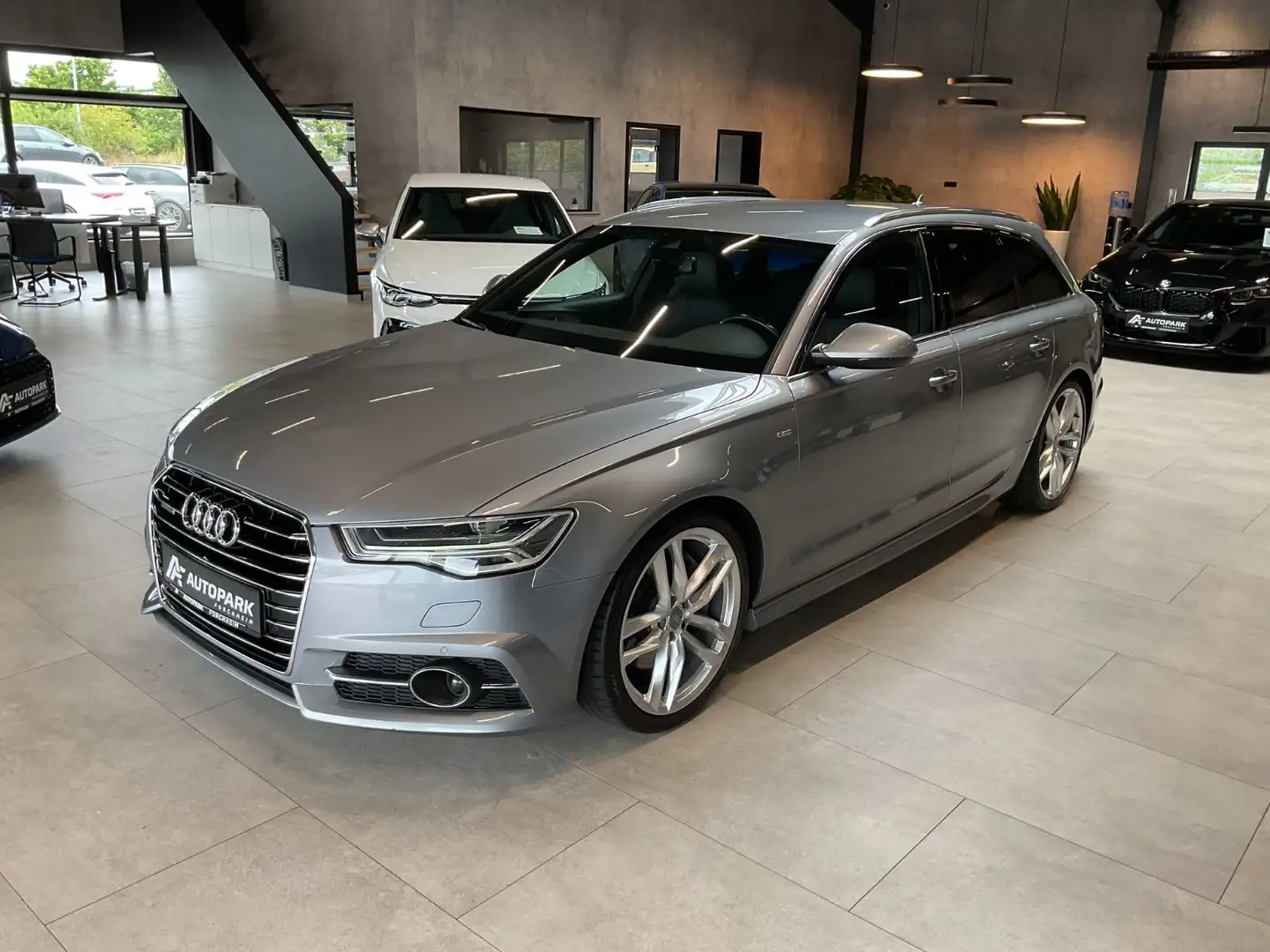 Audi A6 Avant 3.0 TDI quattro 3 x S Line Matrix AHK Grigio - 1