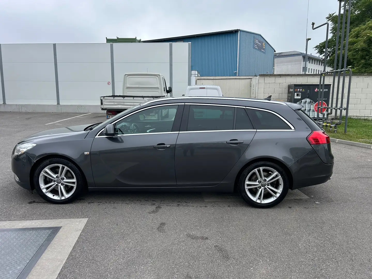 Opel Insignia Insignia ST 1,6 Turbo Sport Ecotec Sport Grau - 2