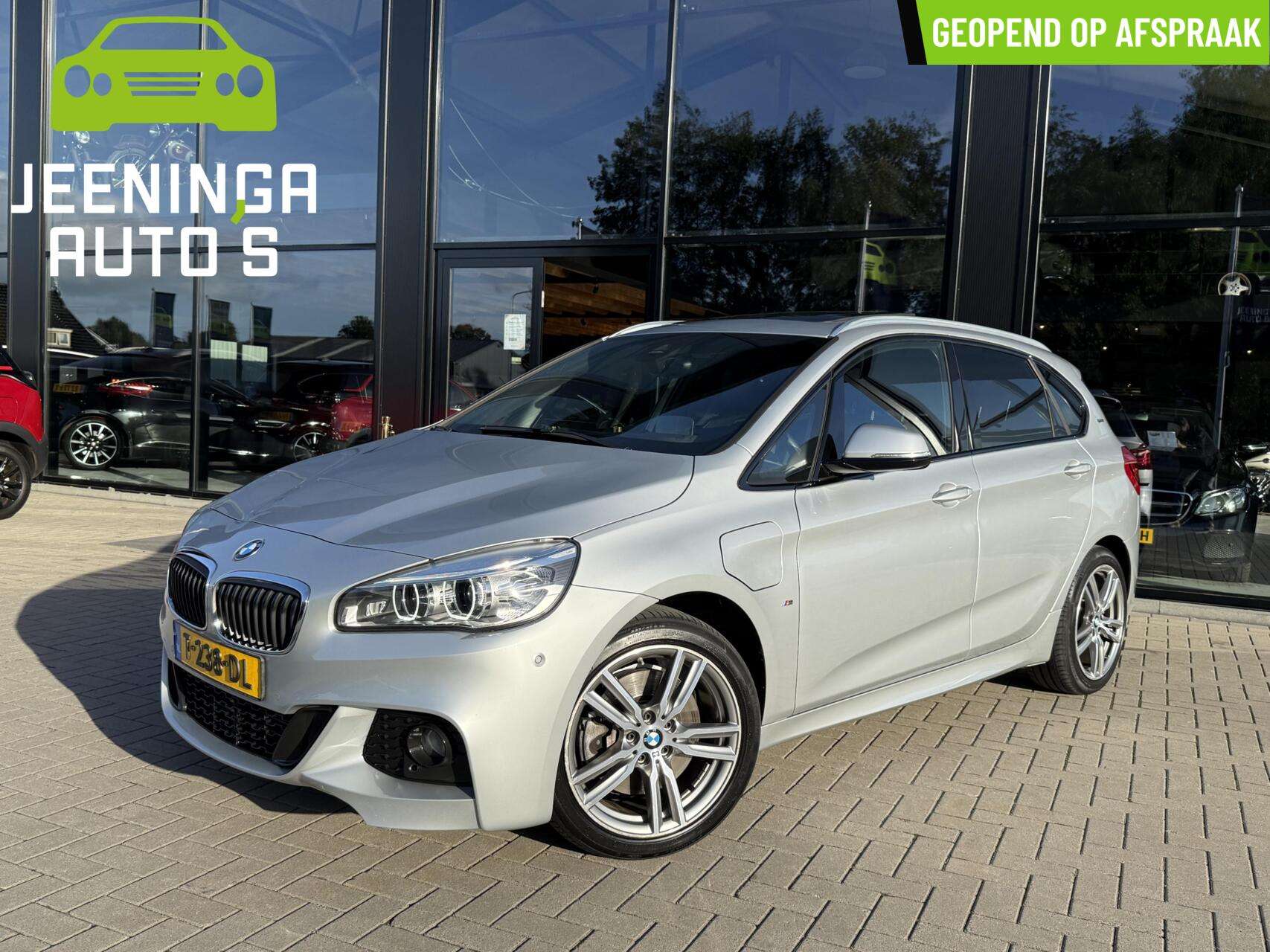 BMW 225