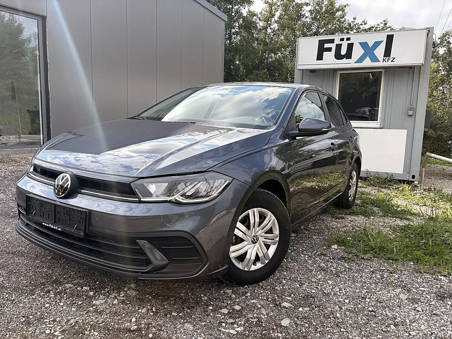 Volkswagen Polo 1,0 Grau - 1