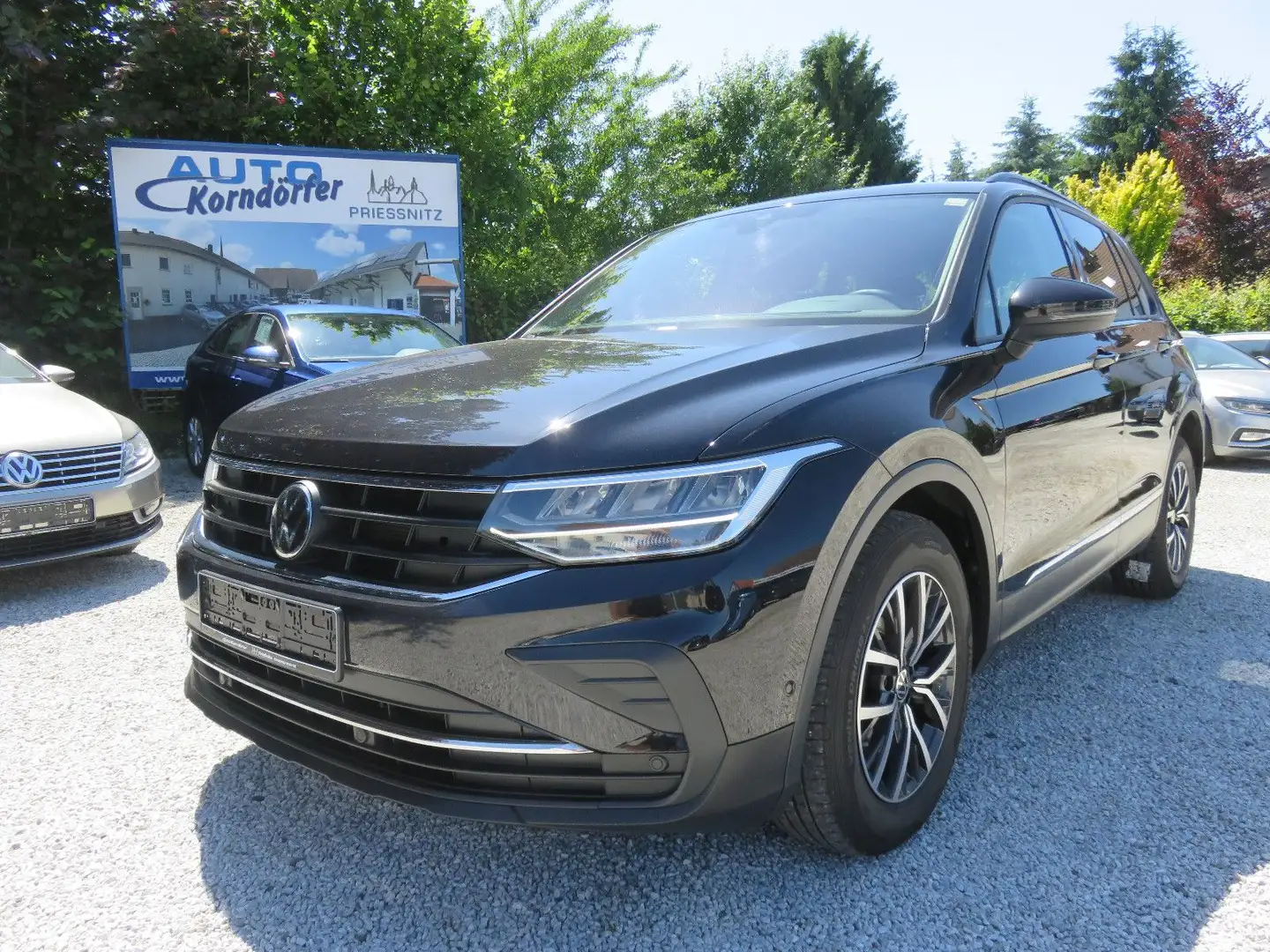 Volkswagen Tiguan Life 2.0 TDI LED Standh. Kamera 4xSH Negro - 1