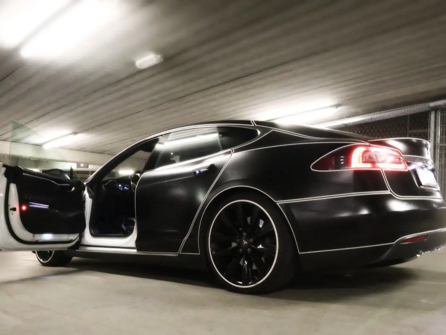 Tesla Model S Free Supercharging Noir - 2