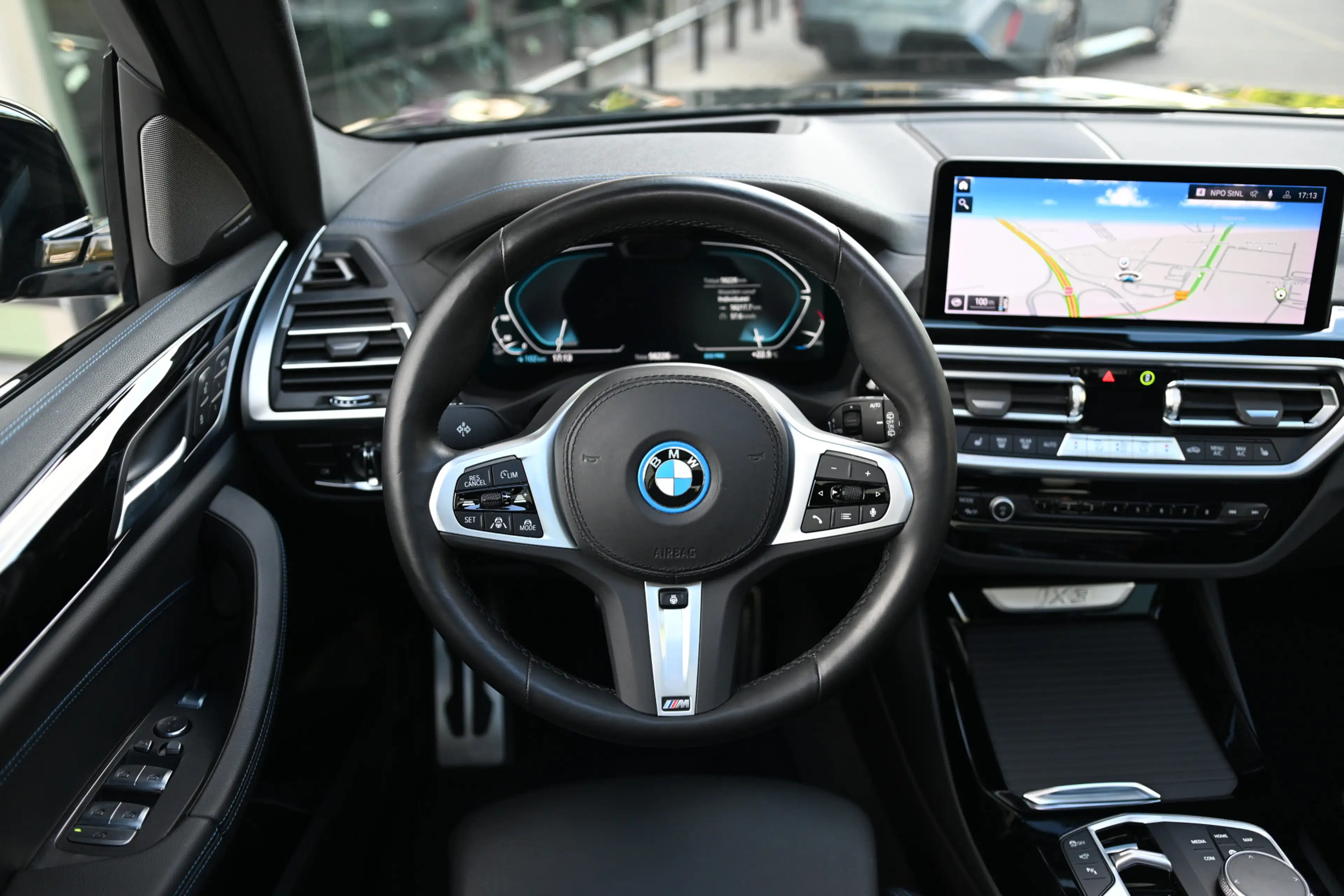 BMW iX3 High Executive / Panoramadak / Trekhaak / Comfort — photo 8