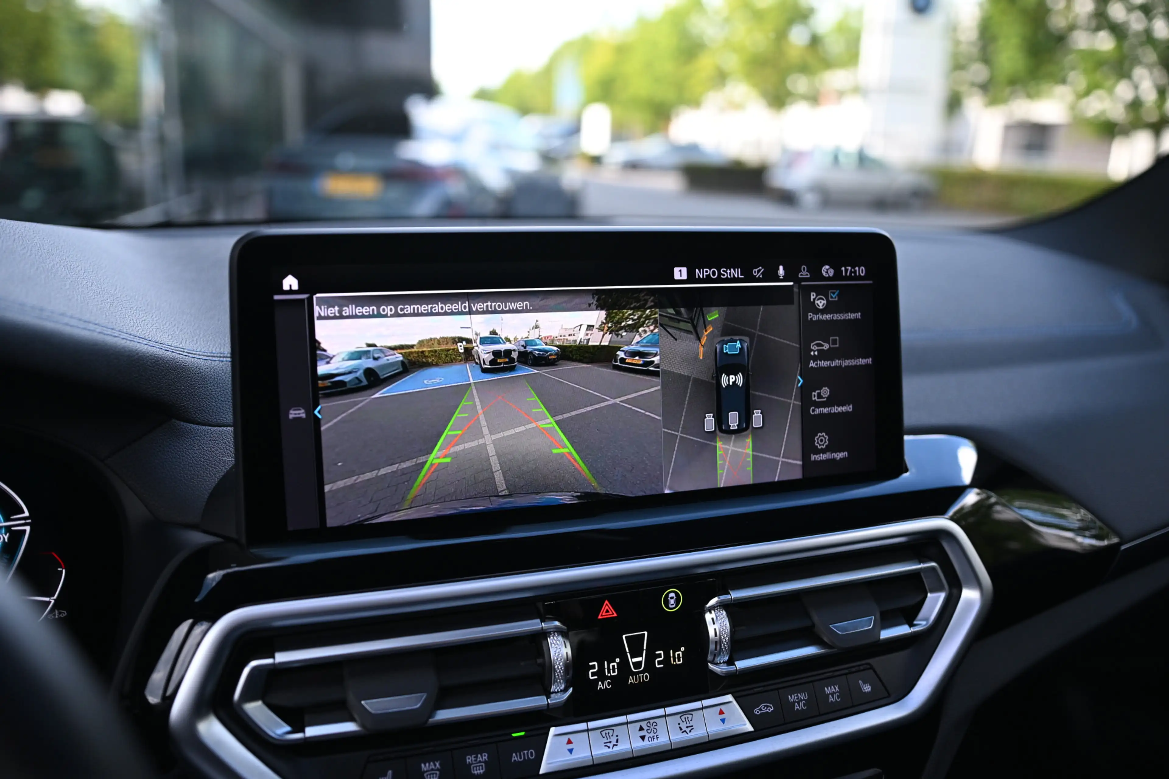 BMW iX3 High Executive / Panoramadak / Trekhaak / Comfort — photo 11