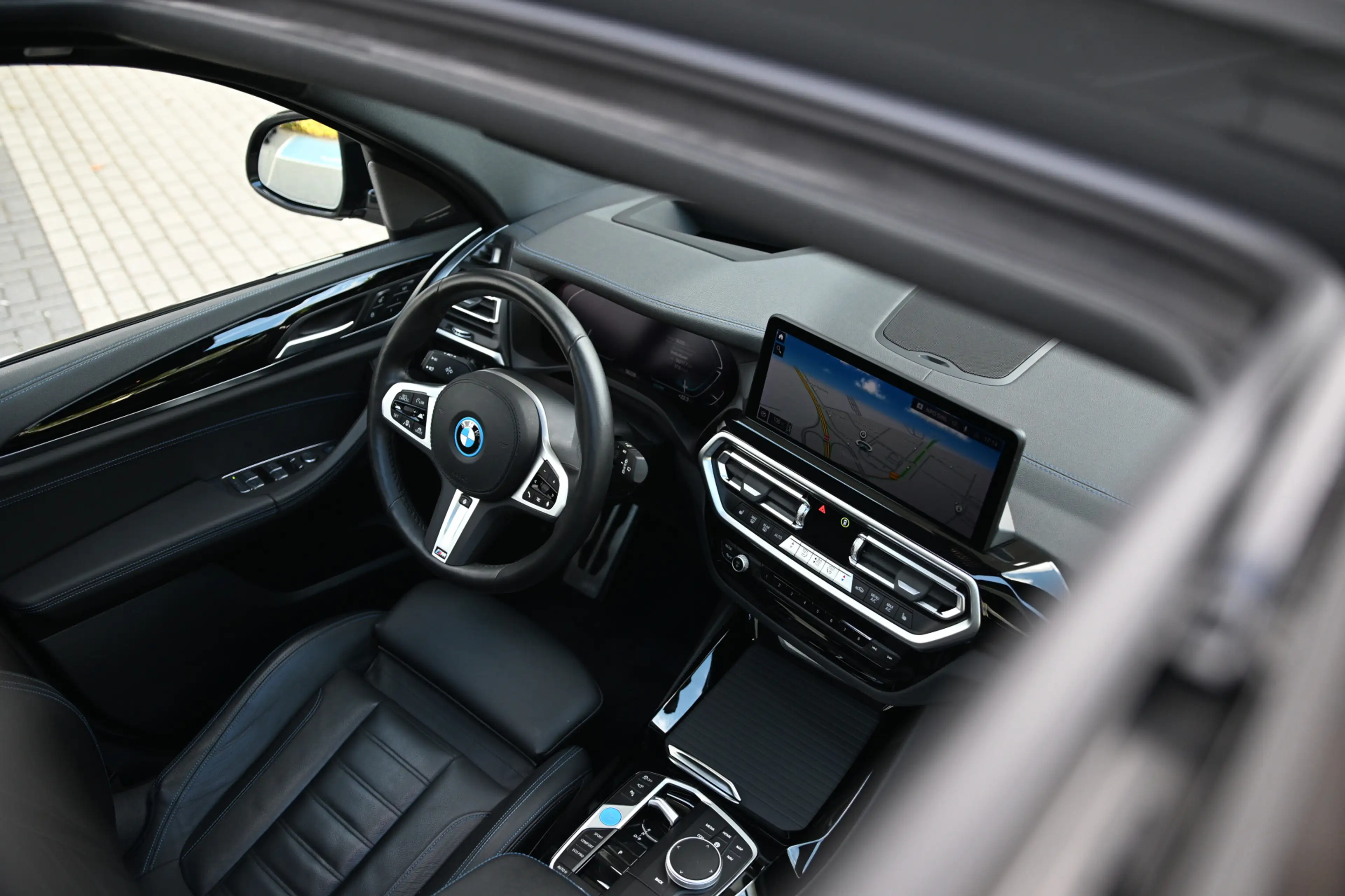 BMW iX3 High Executive / Panoramadak / Trekhaak / Comfort — photo 6
