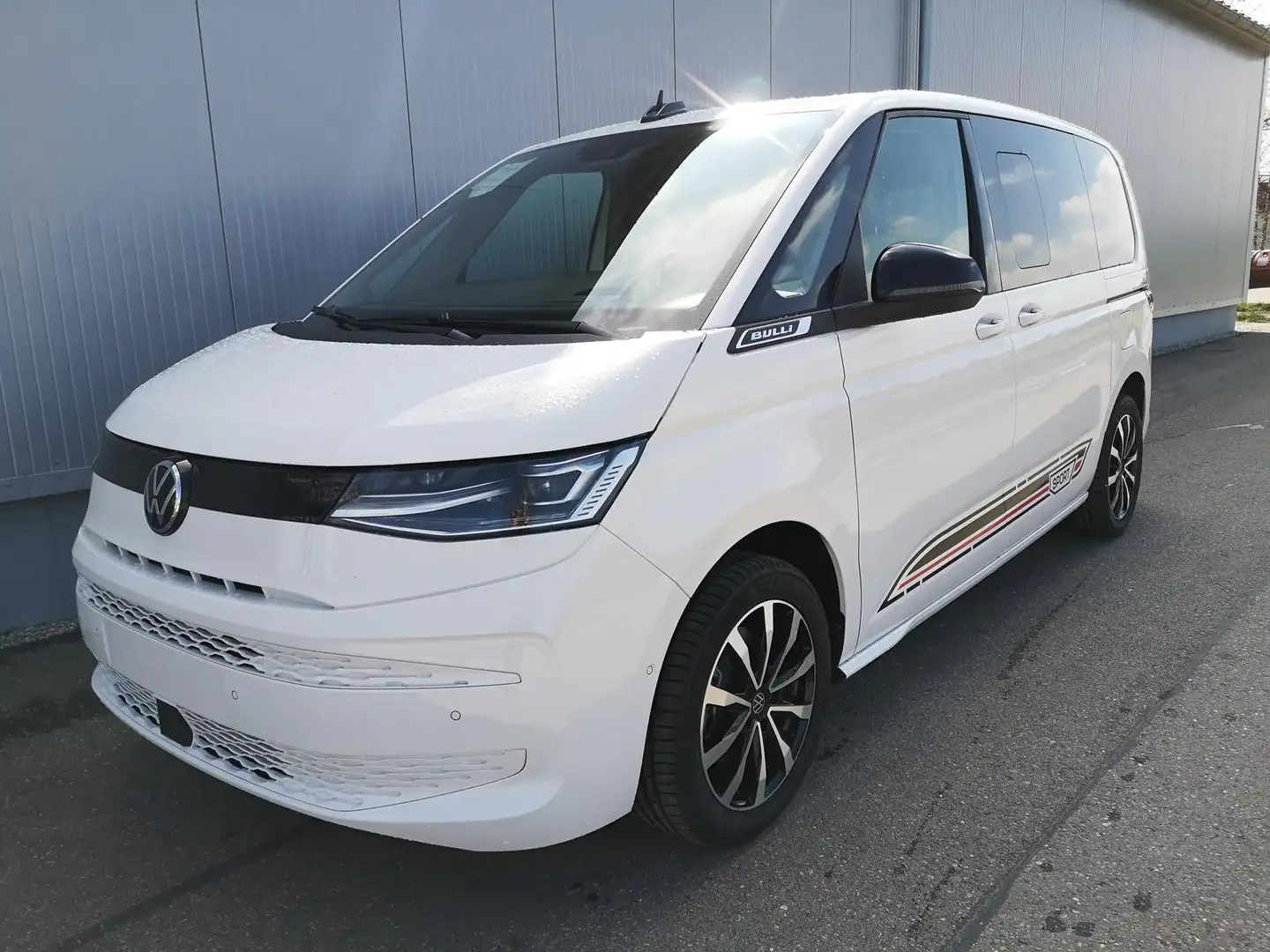 Volkswagen T7 Multivan Sport Edition 1,5eHybrid DSG 4Motion Komfort KÜ... Weiß - 1